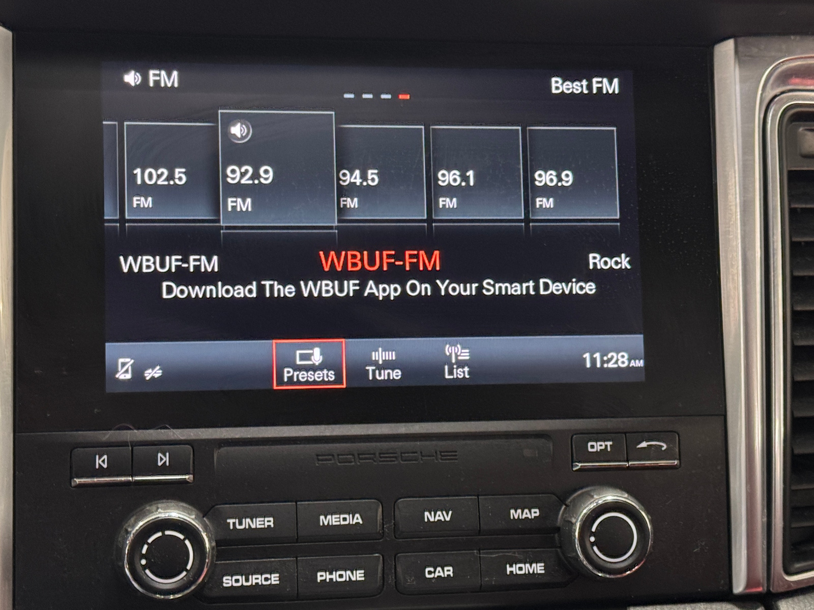 Thumbnail: 2017 Porsche Macan - 3