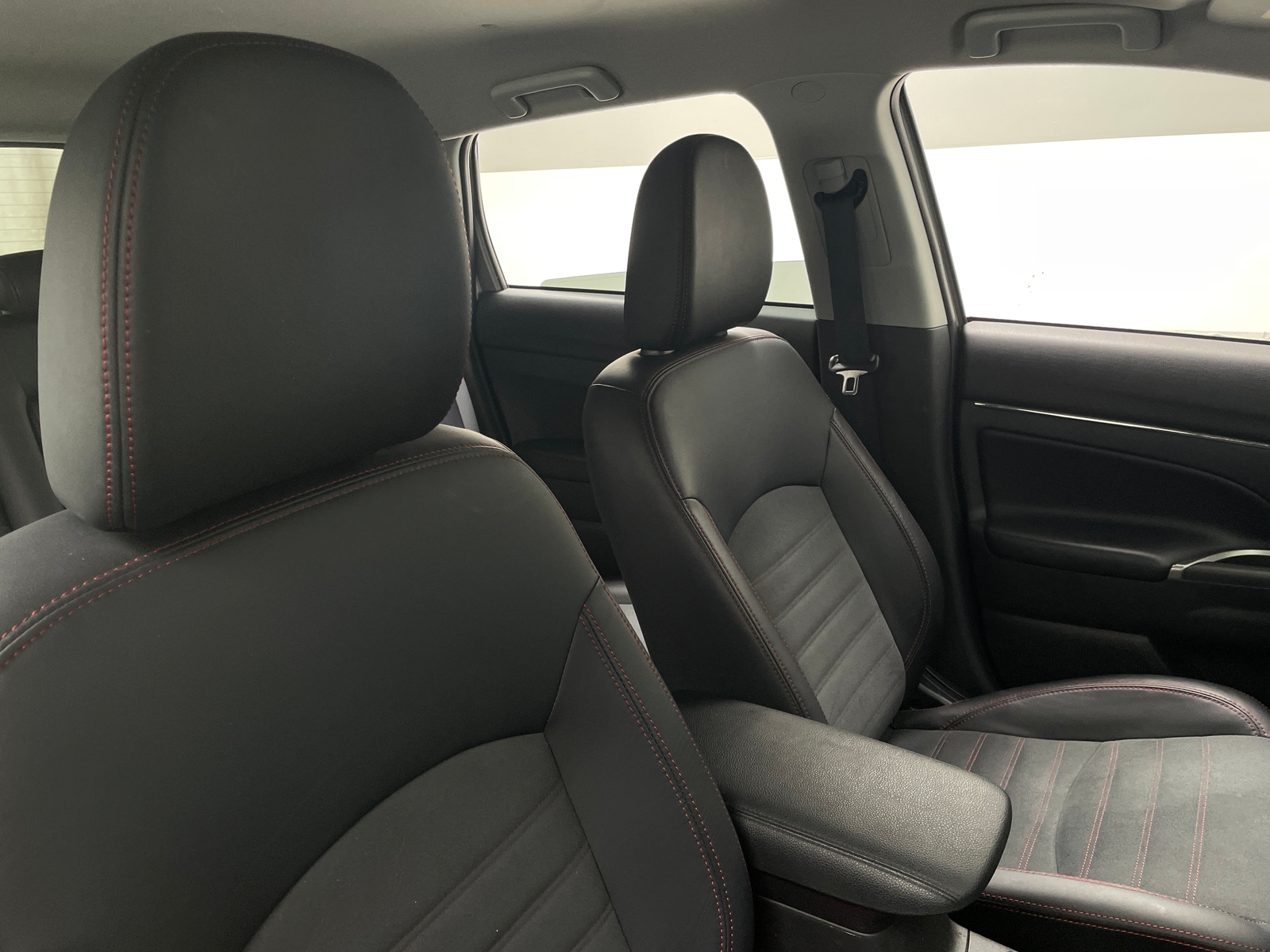 Thumbnail: 2025 Mitsubishi Outlander Sport - 2