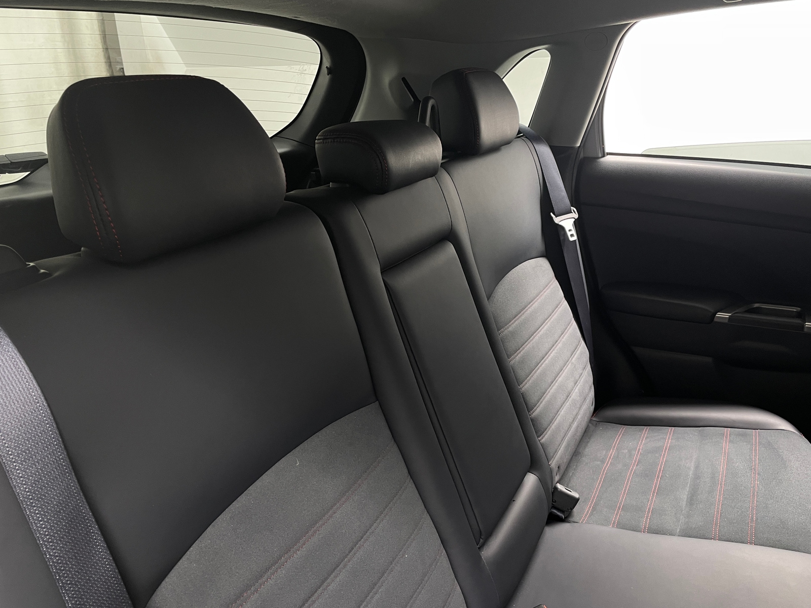 Thumbnail: 2025 Mitsubishi Outlander Sport - 6