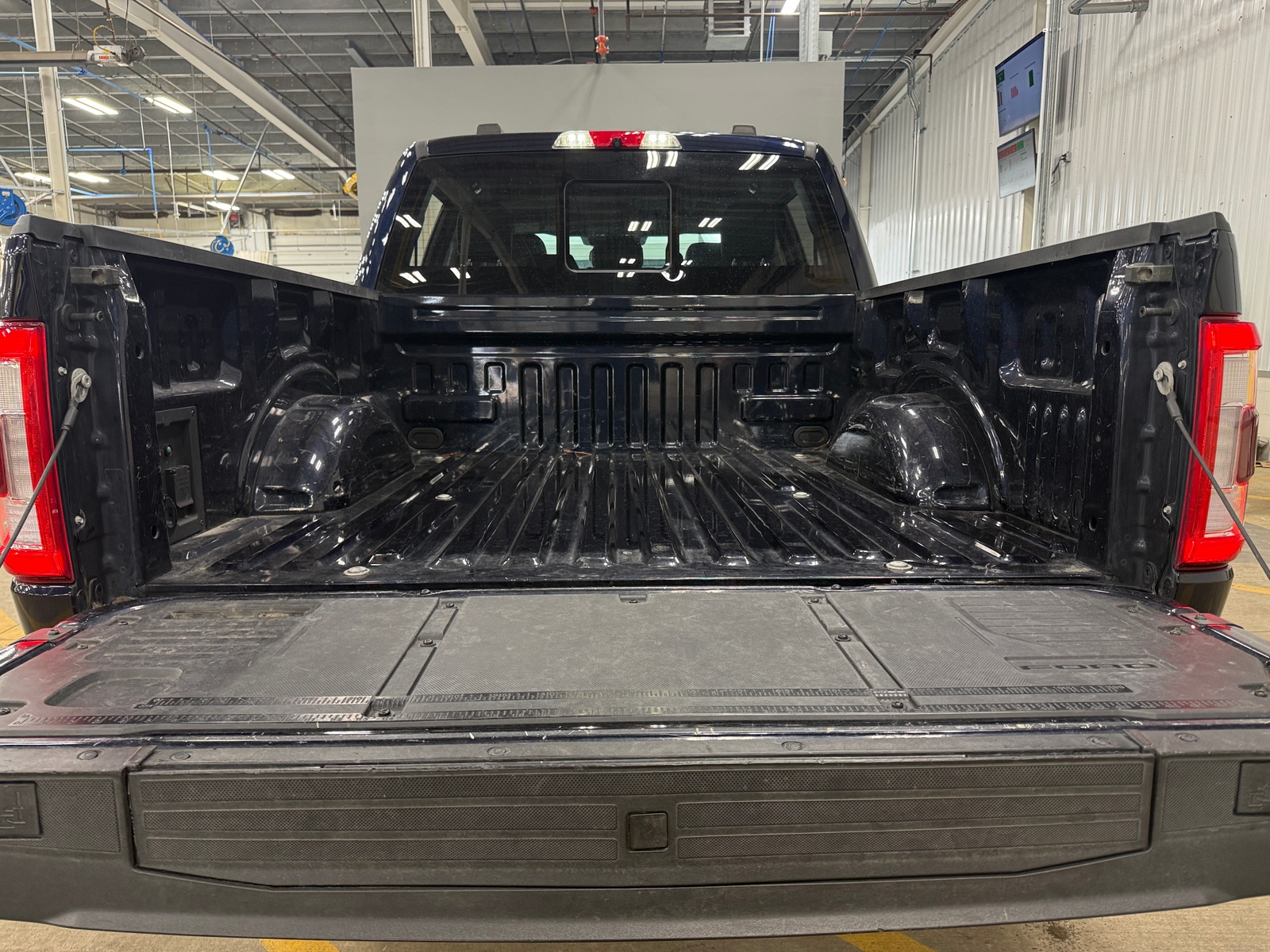 Thumbnail: 2021 Ford Econoline - 6