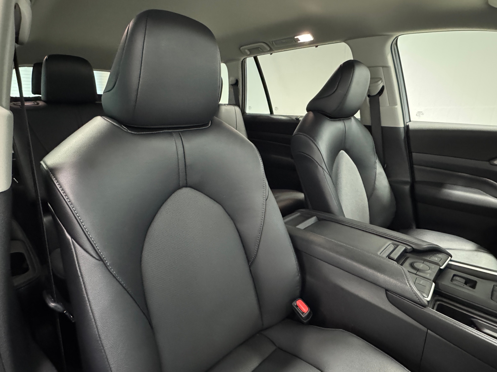 Thumbnail: 2025 Toyota Grand Highlander - 2