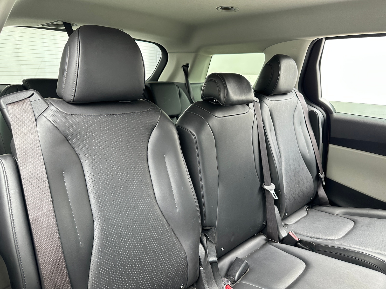 Thumbnail: 2023 Kia Carnival - 5