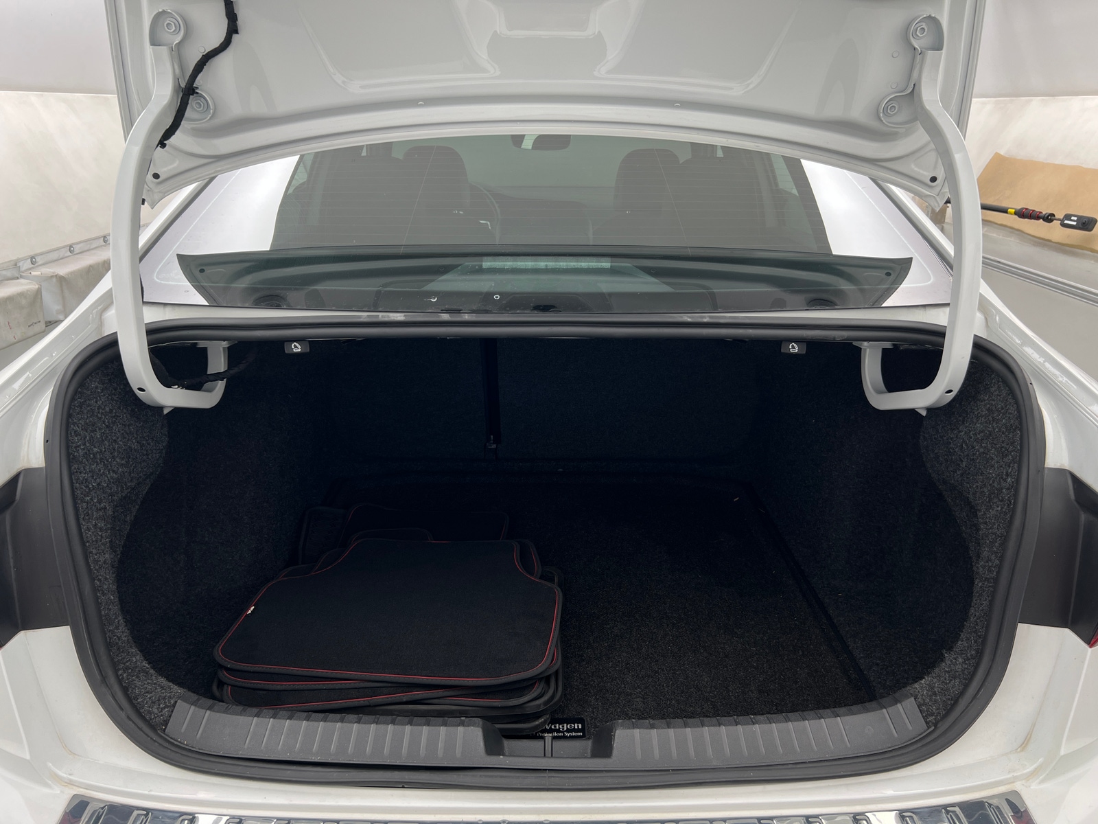 Thumbnail: 2021 Volkswagen Jetta - 6