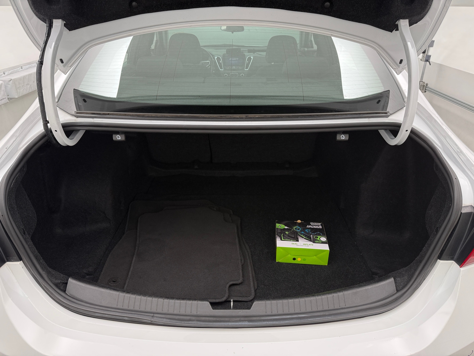 Thumbnail: 2024 Chevrolet Malibu - 7