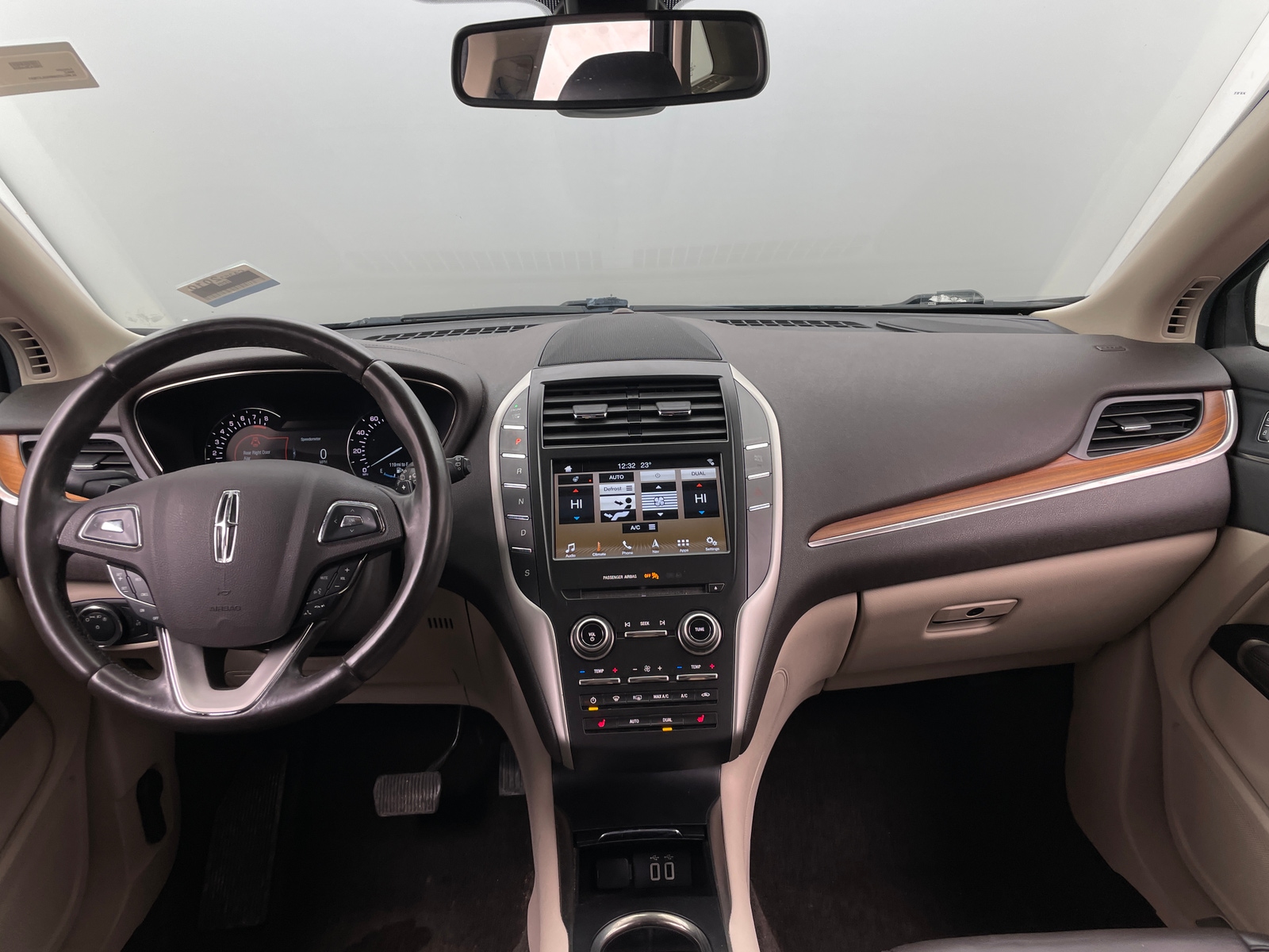 Thumbnail: 2017 Lincoln MKC - 2