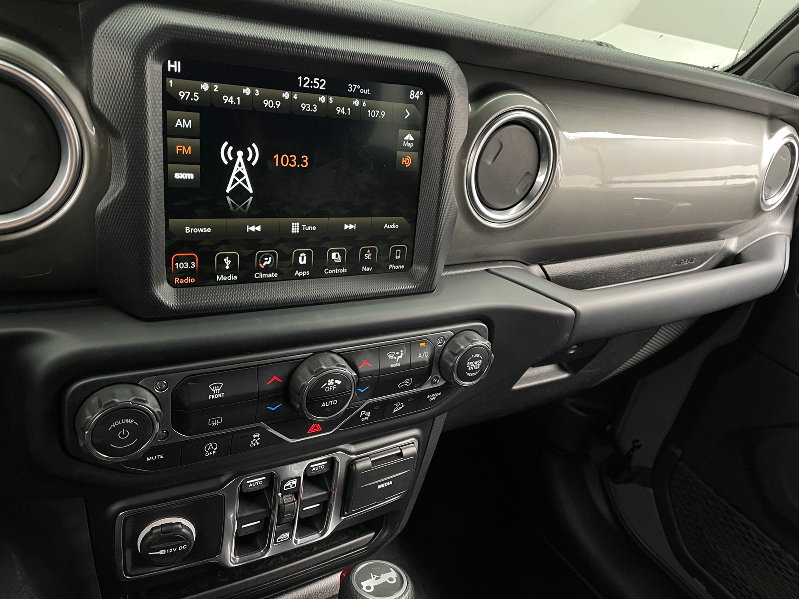 Thumbnail: 2019 Jeep Wrangler - 4