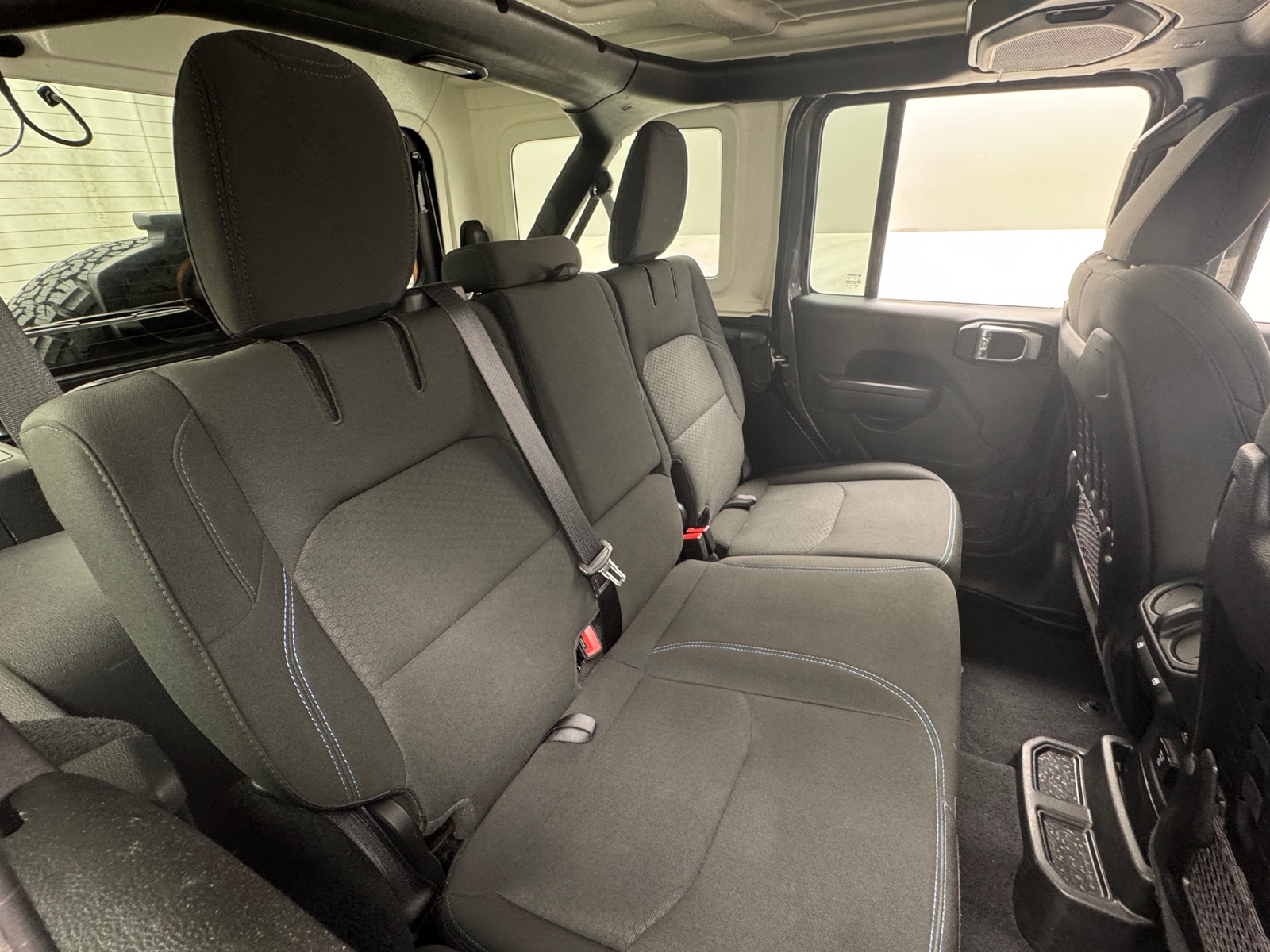 Thumbnail: 2022 Jeep Wrangler - 6