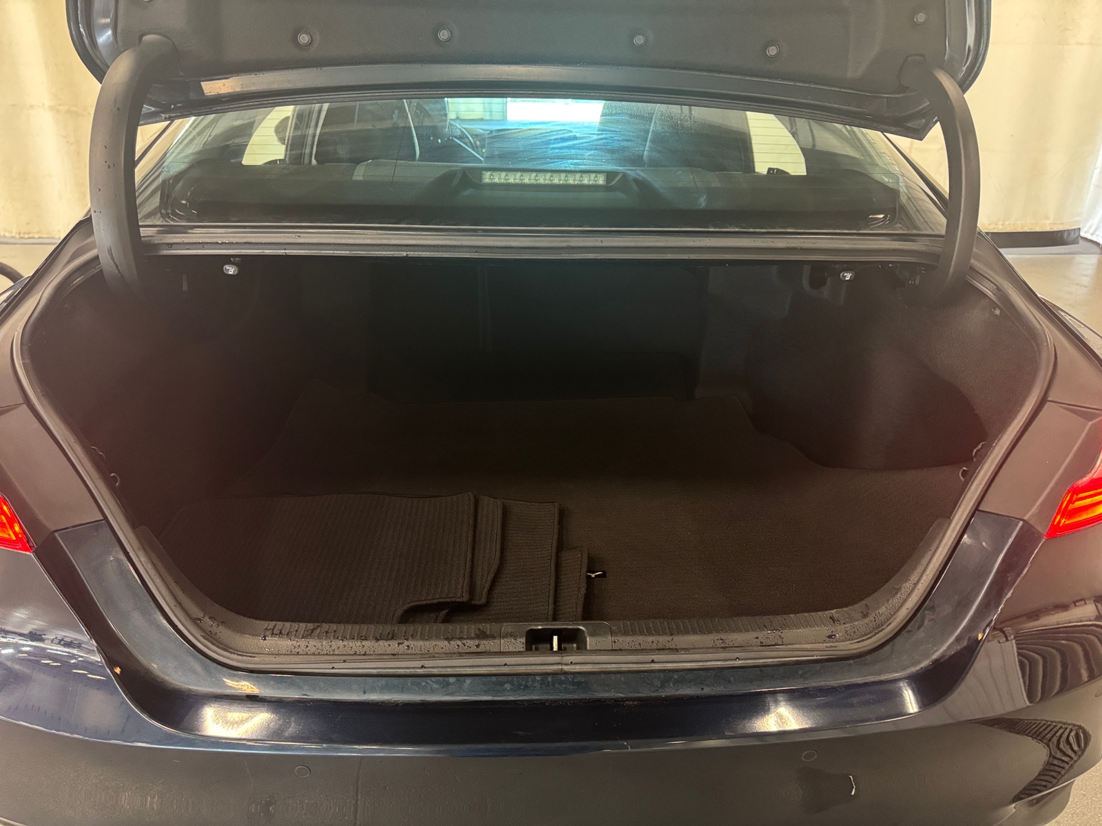 Thumbnail: 2018 Toyota Camry - 6