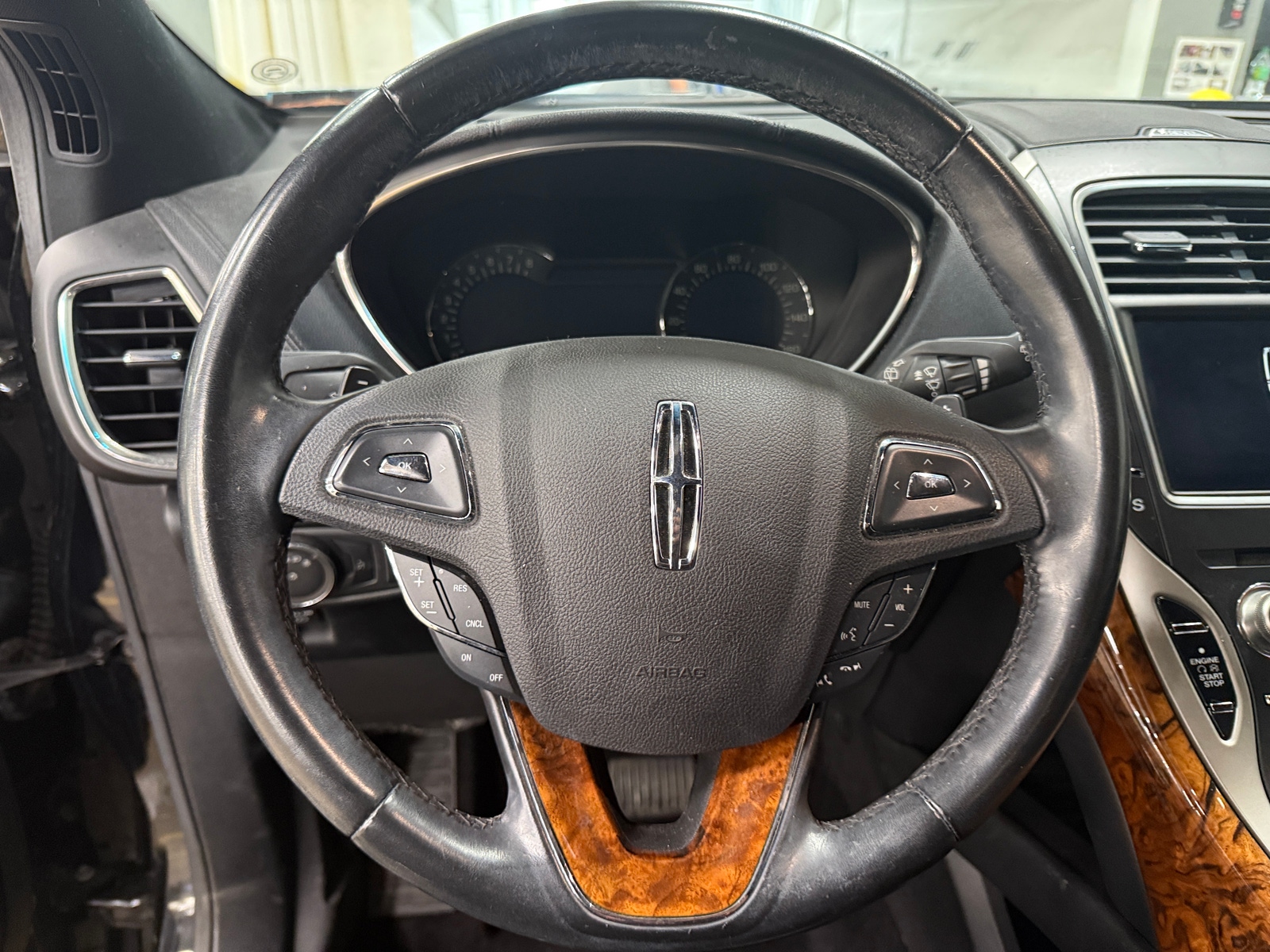 Thumbnail: 2016 Lincoln MKX - 4