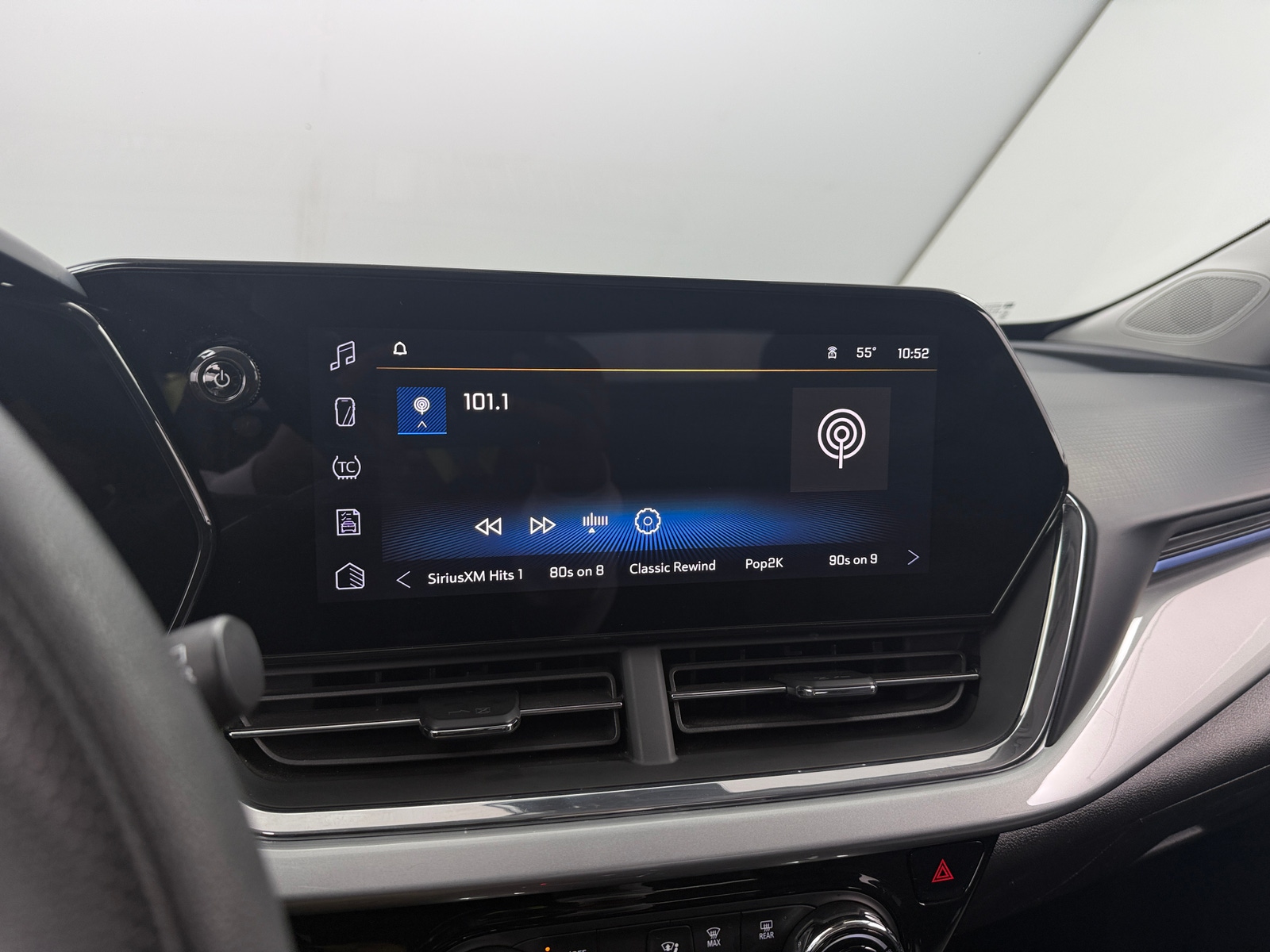 Thumbnail: 2025 Chevrolet Trax - 4