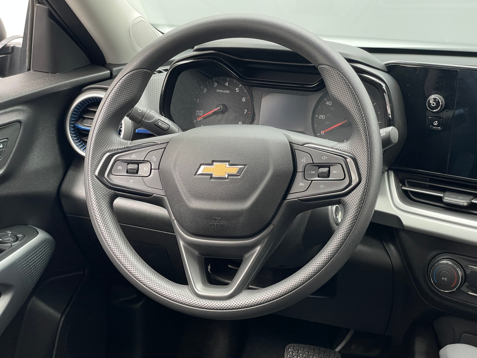 Thumbnail: 2025 Chevrolet Trax - 5