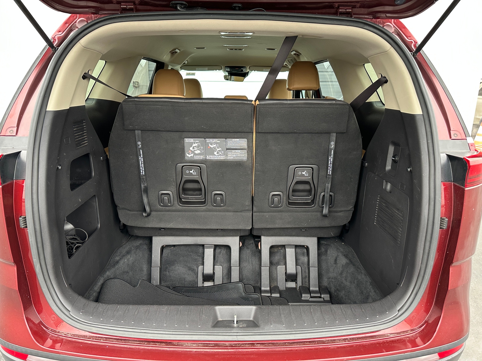 Thumbnail: 2023 Kia Carnival - 6