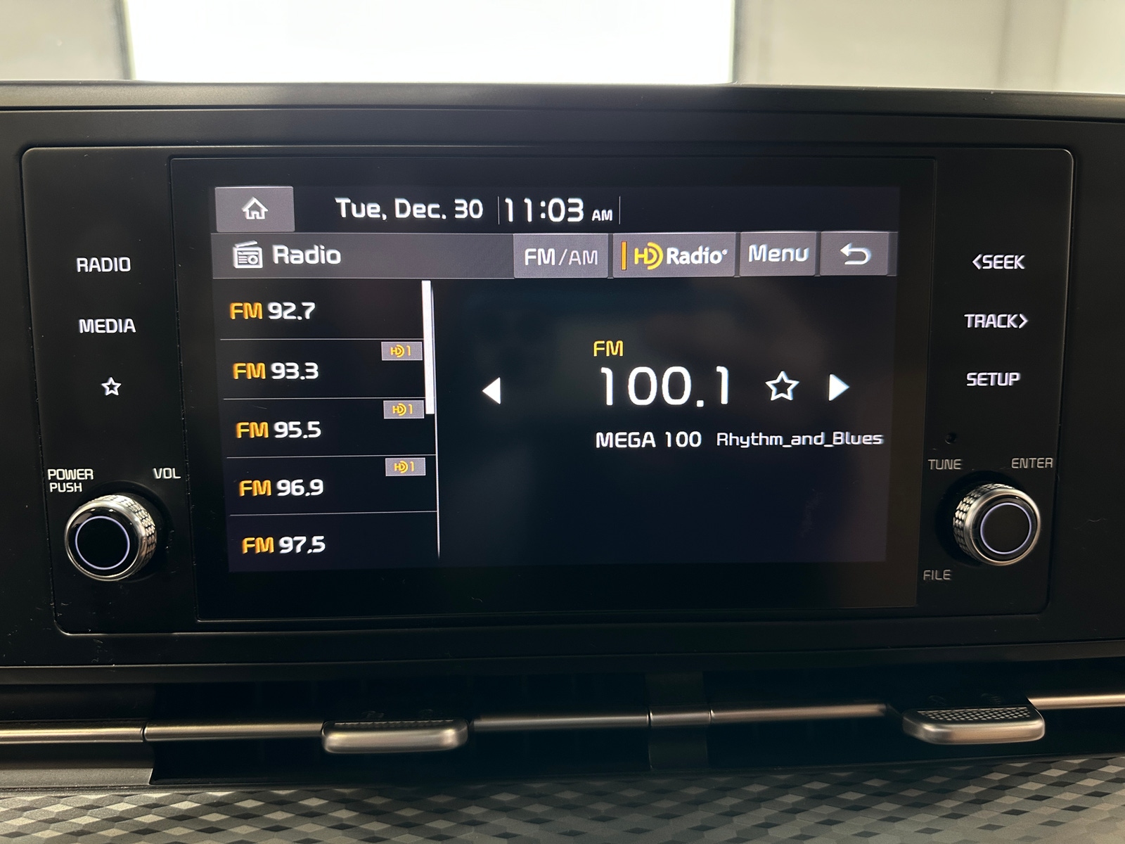 Thumbnail: 2023 Kia Carnival - 3