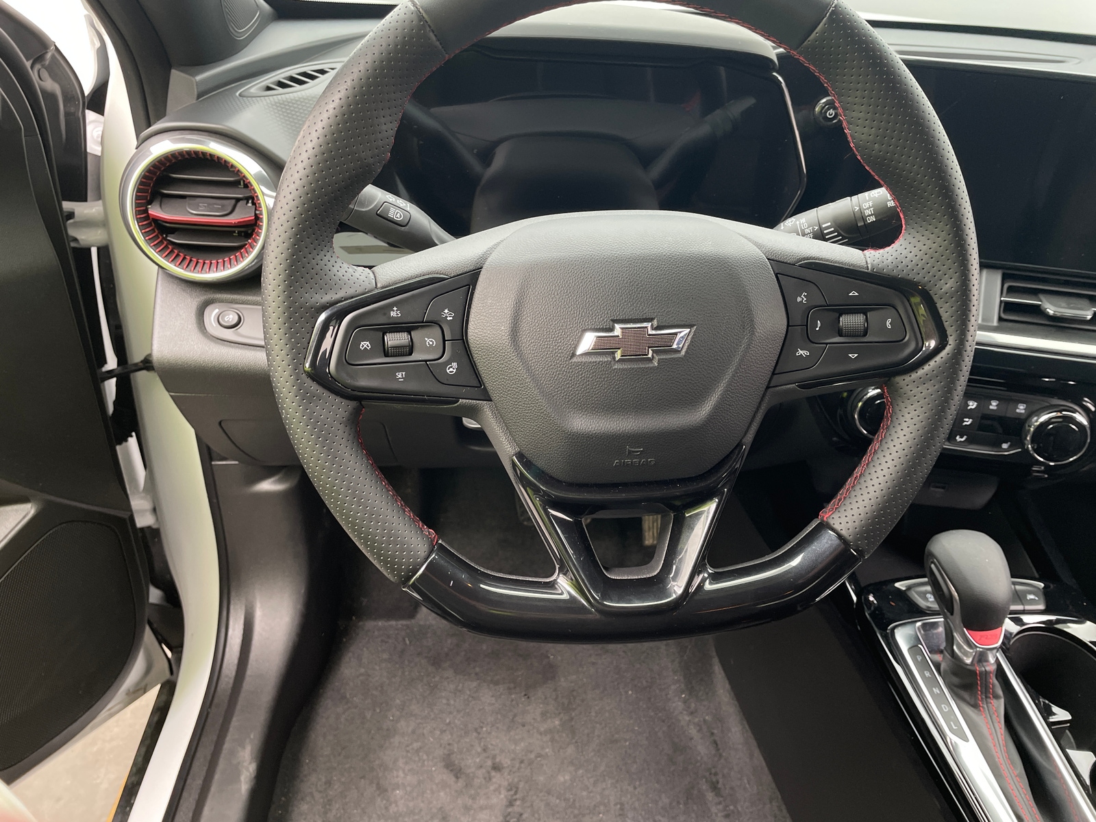 Thumbnail: 2025 Chevrolet Trax - 4