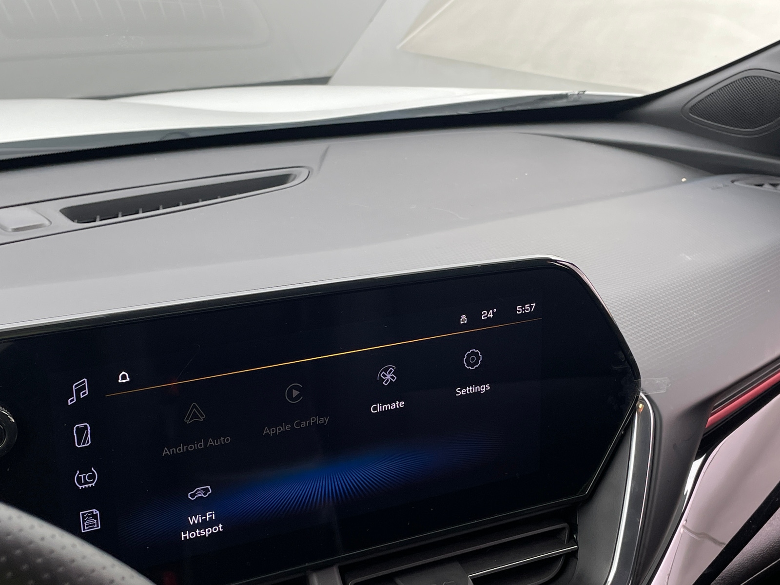 Thumbnail: 2025 Chevrolet Trax - 3