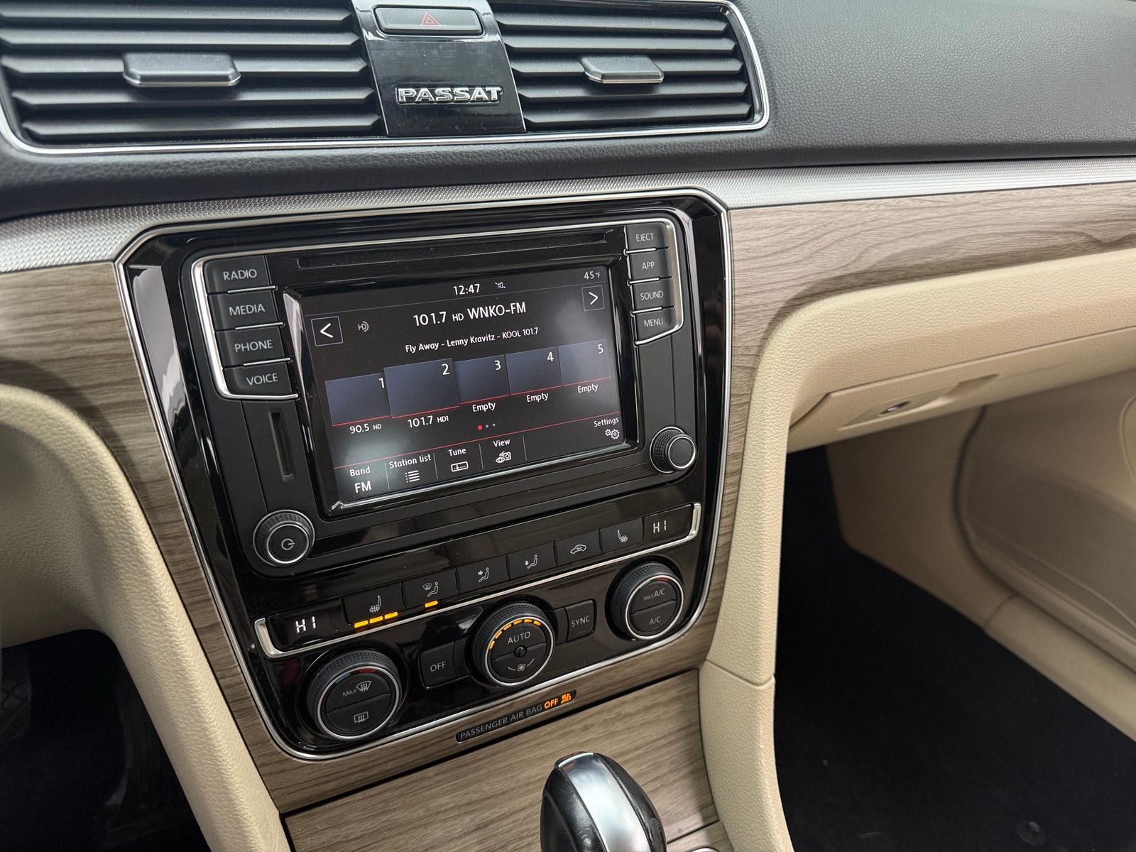 Thumbnail: 2018 Volkswagen Passat - 3