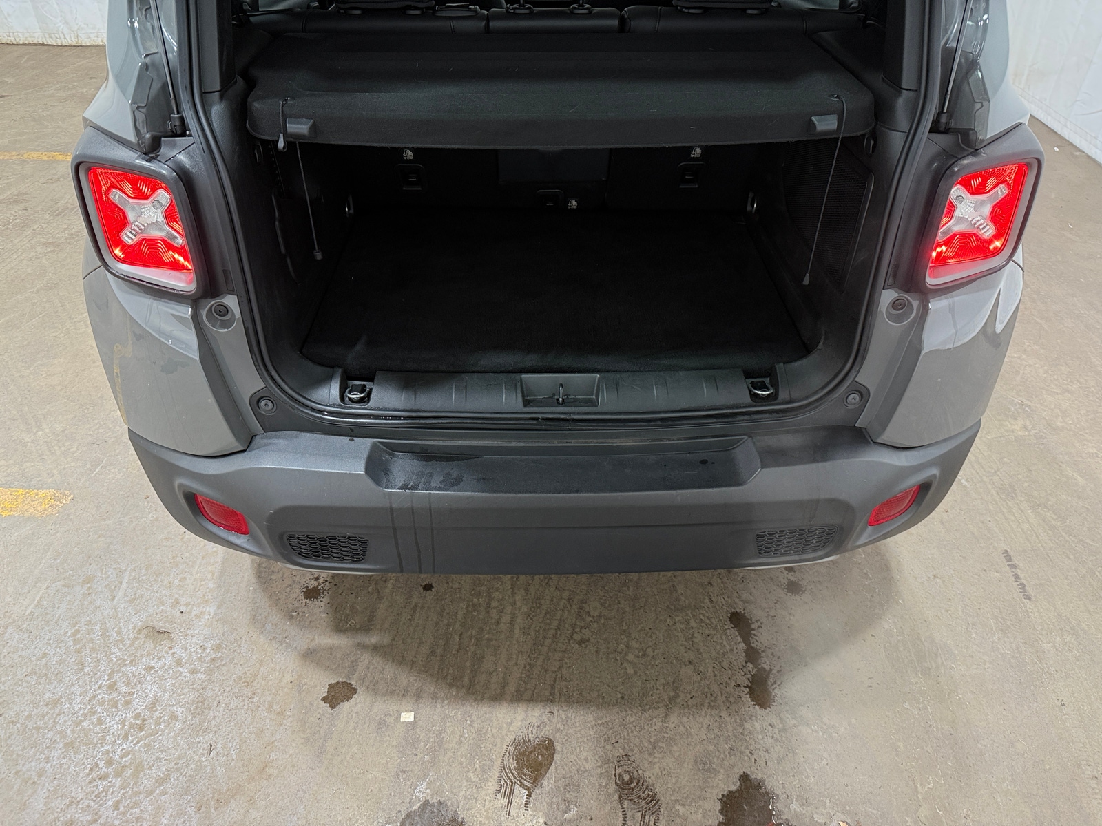 Thumbnail: 2021 Jeep Renegade - 6