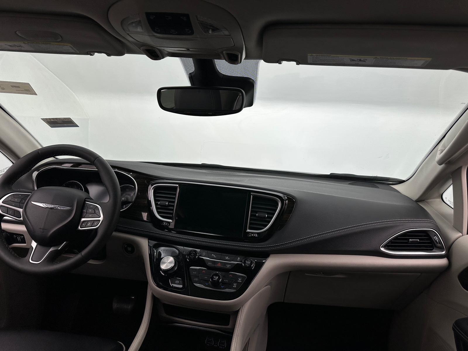 Thumbnail: 2024 Chrysler Pacifica - 2