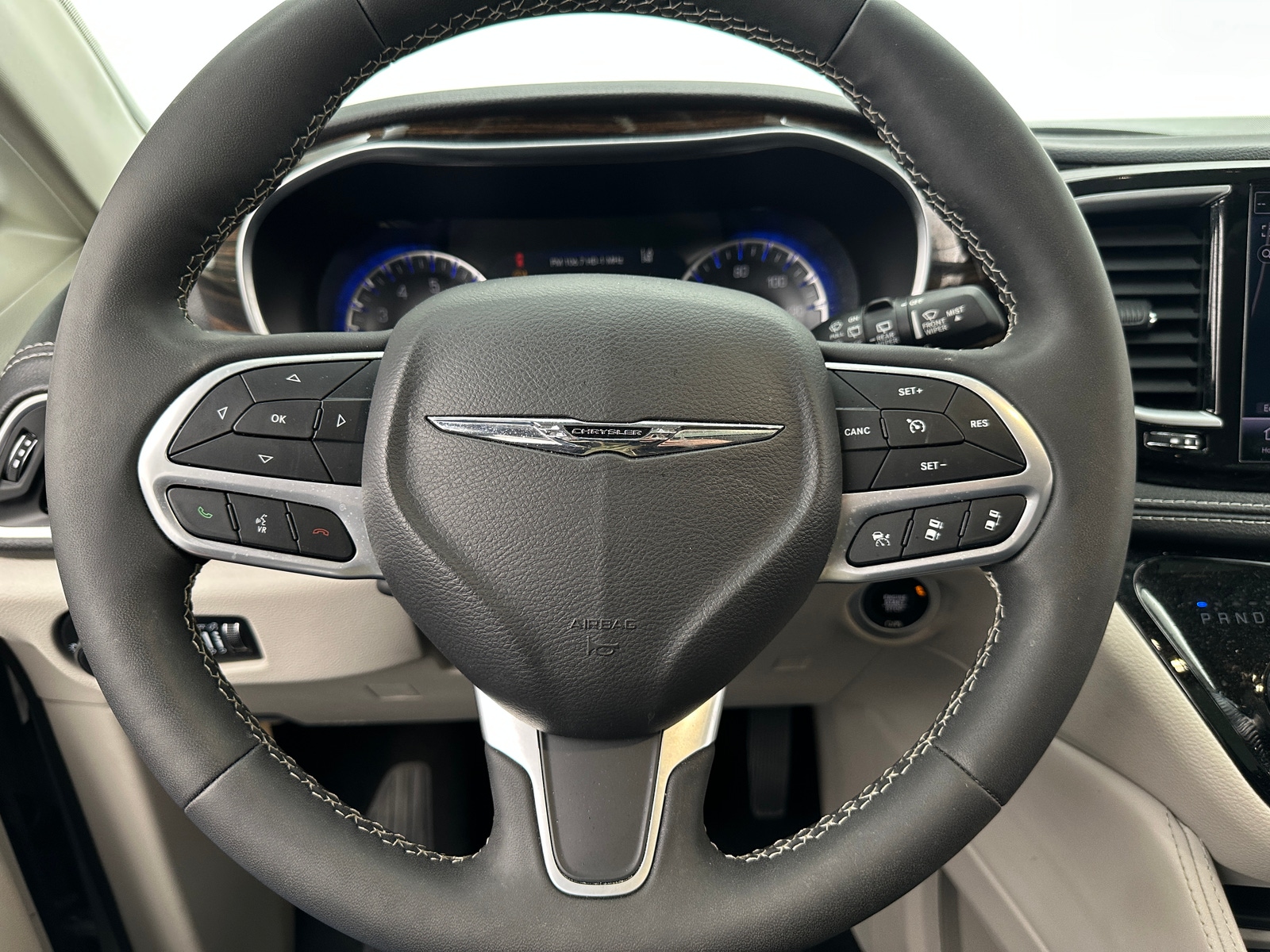 Thumbnail: 2024 Chrysler Pacifica - 4