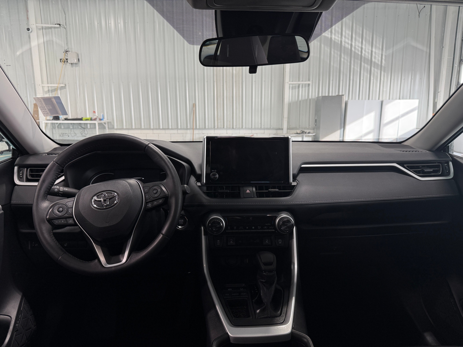 Thumbnail: 2025 Toyota RAV4 - 3