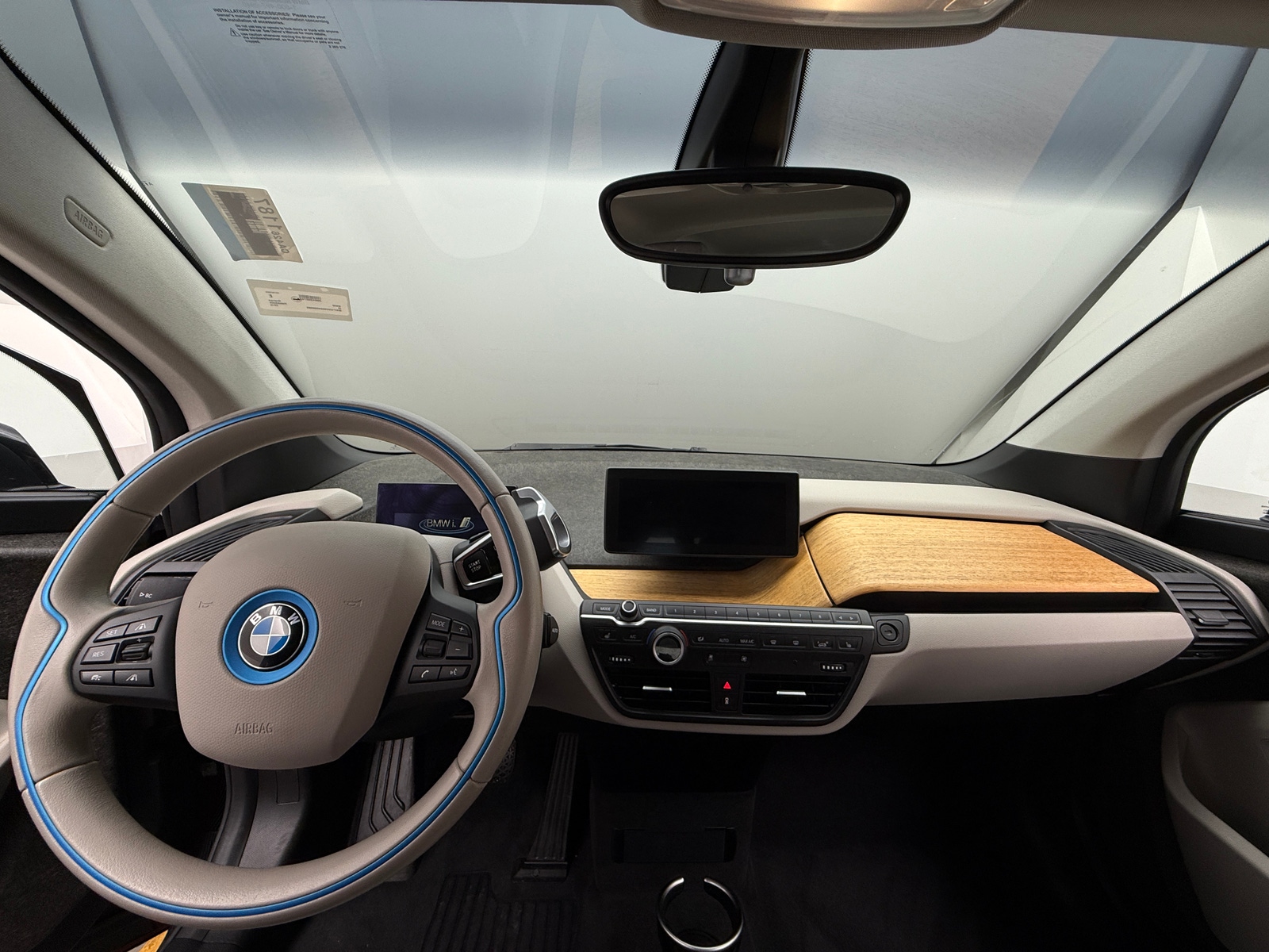 Thumbnail: 2016 BMW i3 - 2