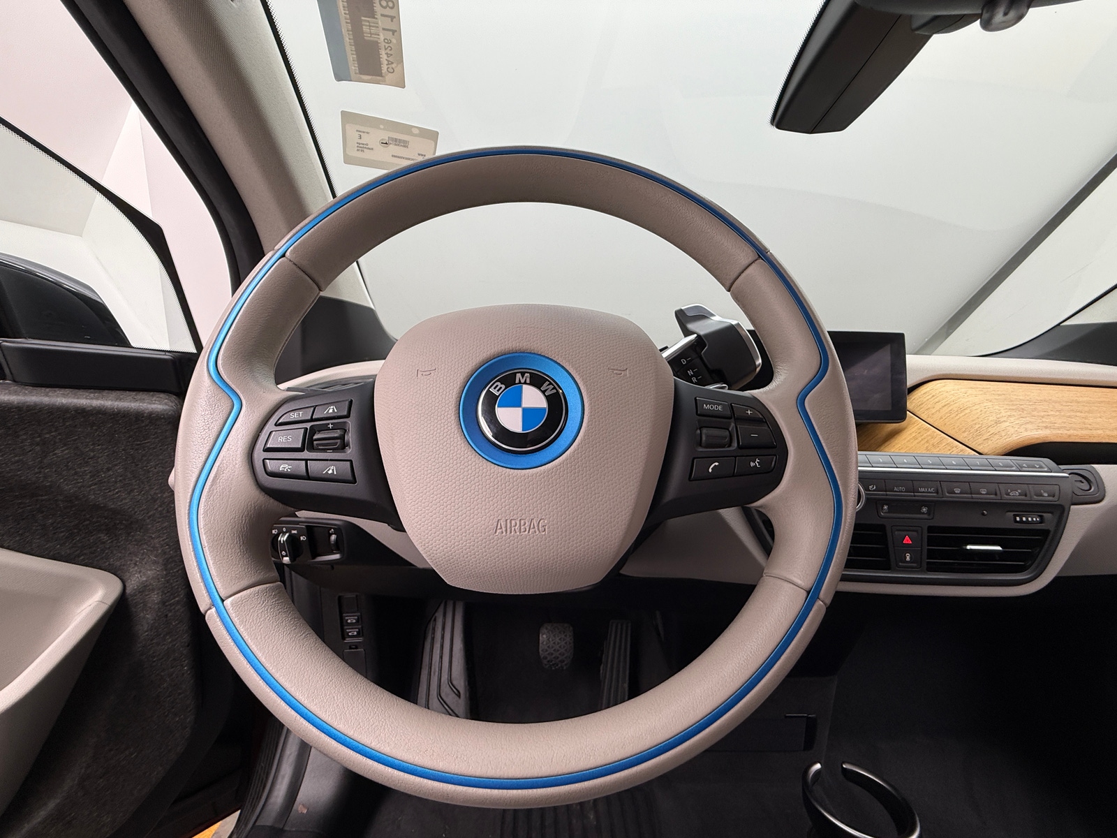 Thumbnail: 2016 BMW i3 - 4