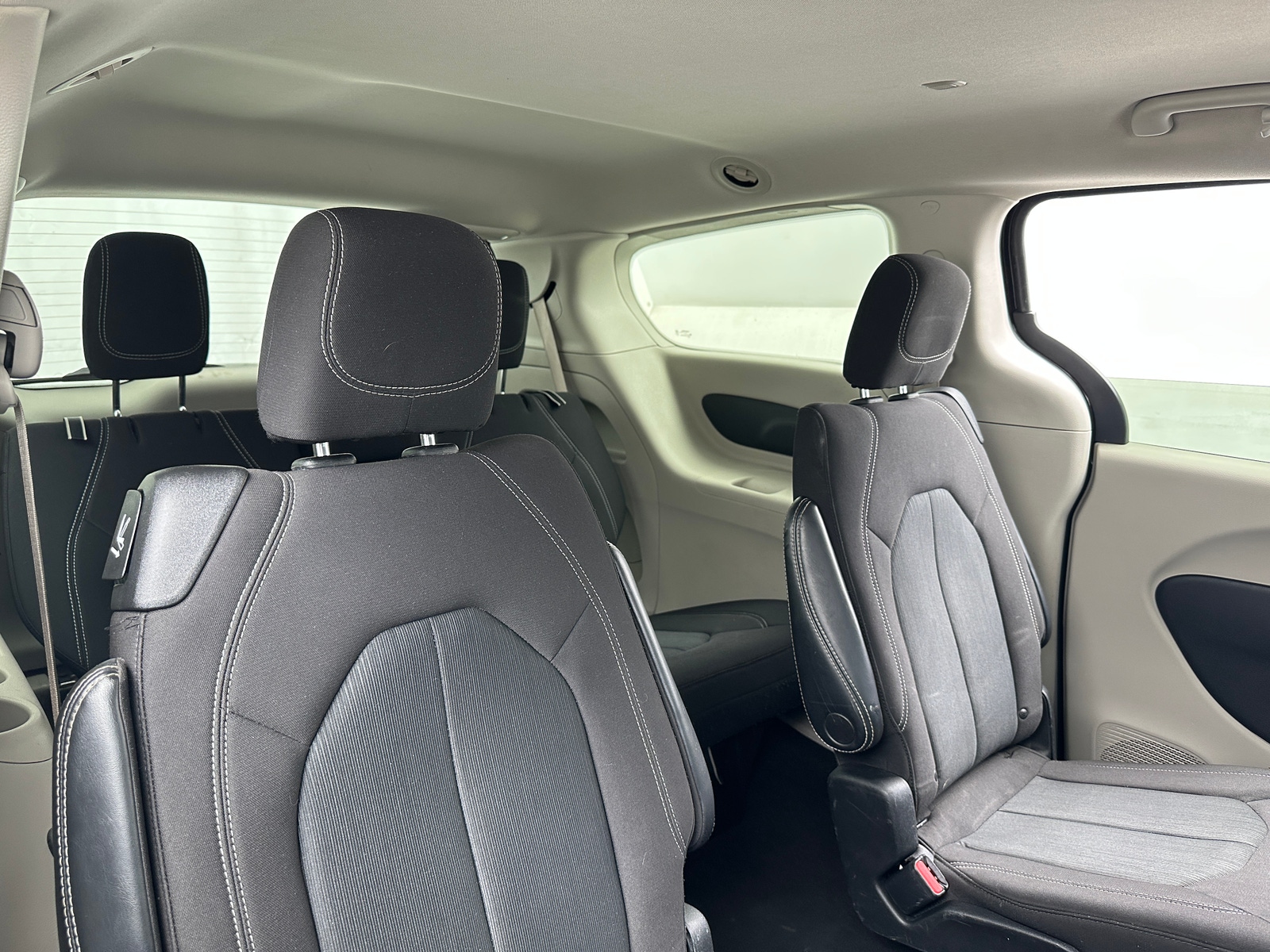 Thumbnail: 2023 Chrysler Voyager - 6