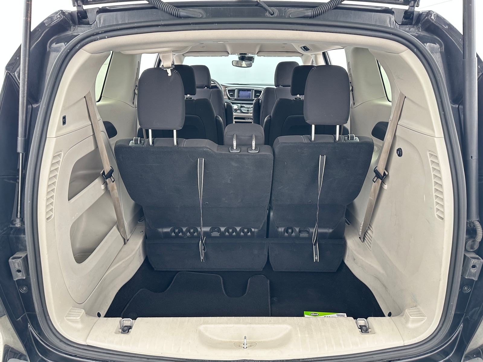 Thumbnail: 2023 Chrysler Voyager - 7