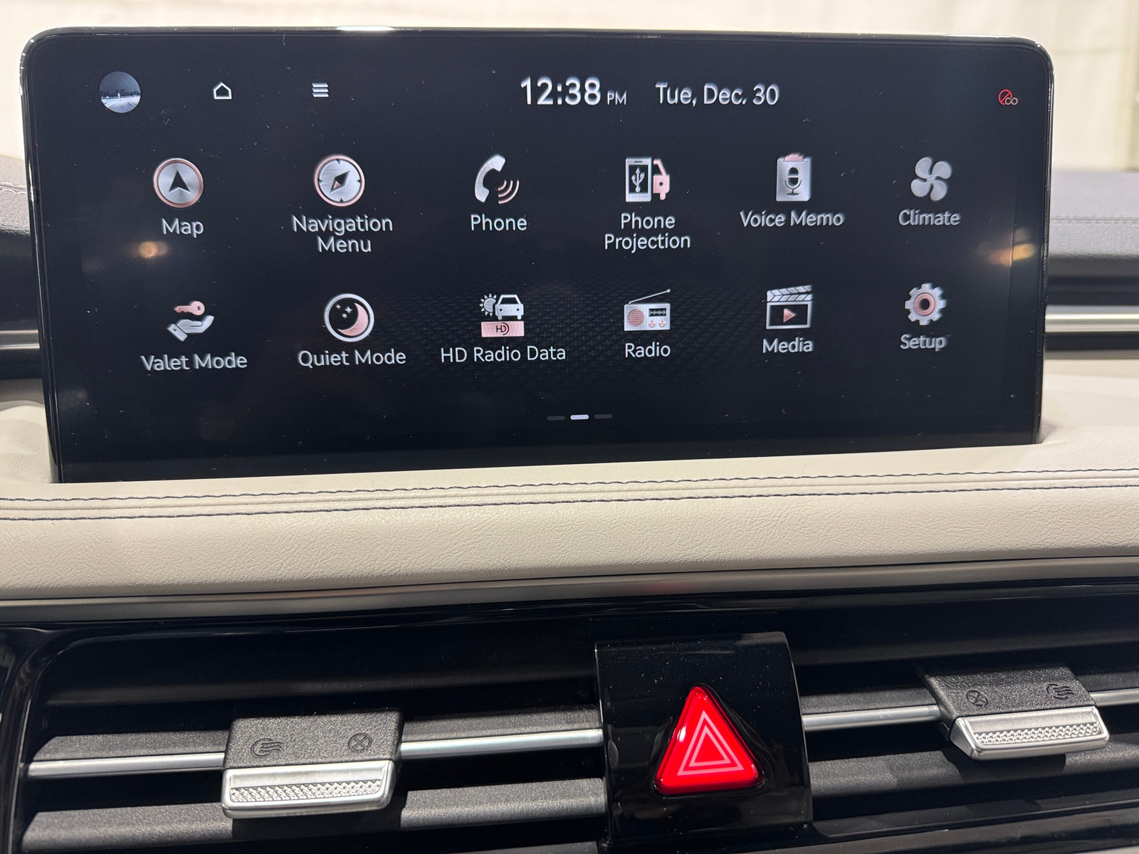 Thumbnail: 2025 Genesis G70 - 3