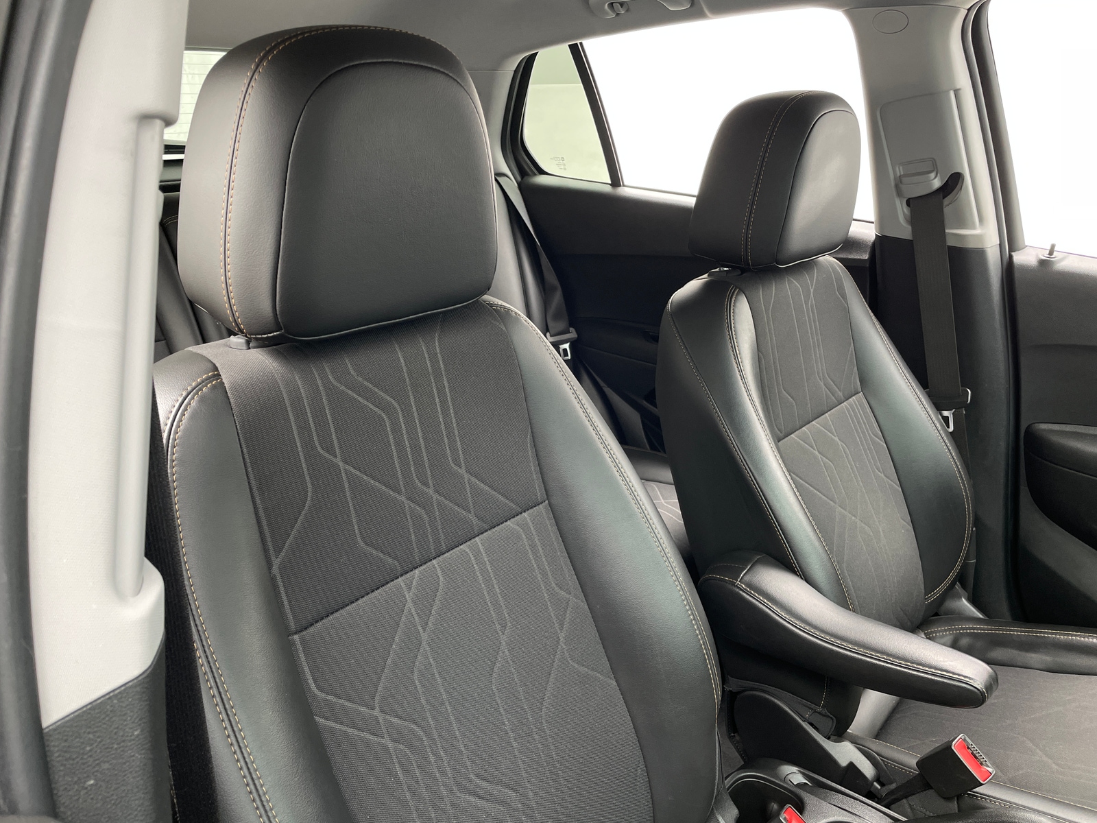 Thumbnail: 2020 Chevrolet Trax - 2