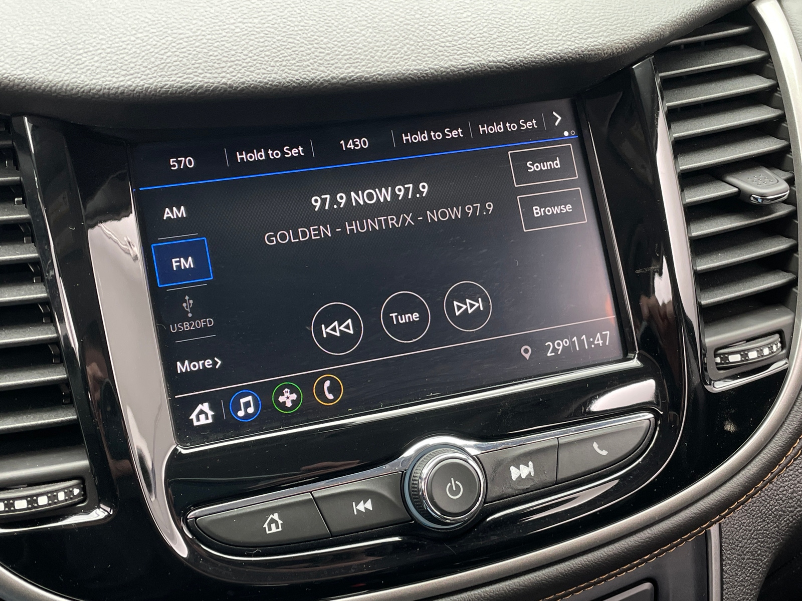 Thumbnail: 2020 Chevrolet Trax - 4