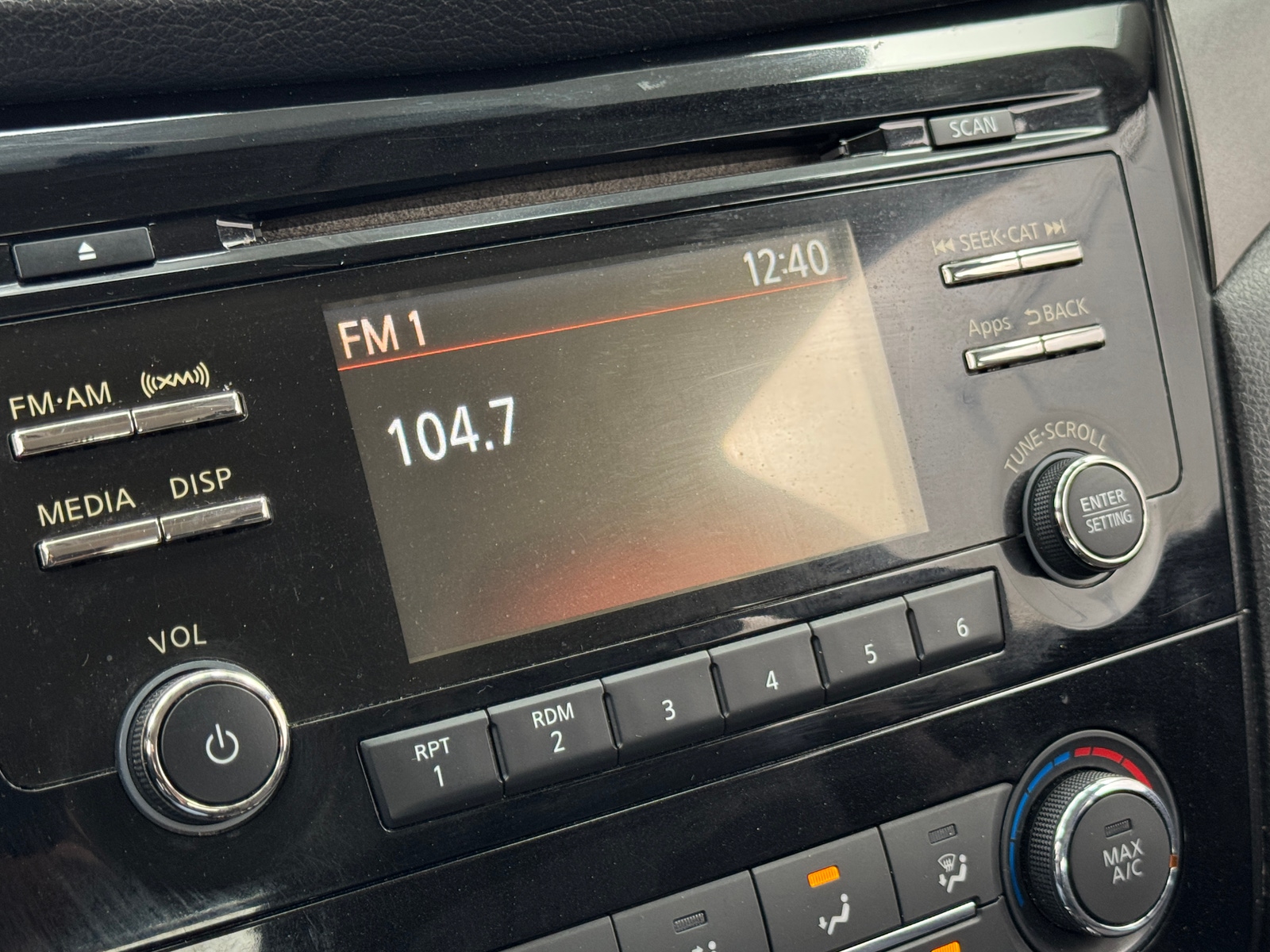 Thumbnail: 2015 Nissan Rogue - 4