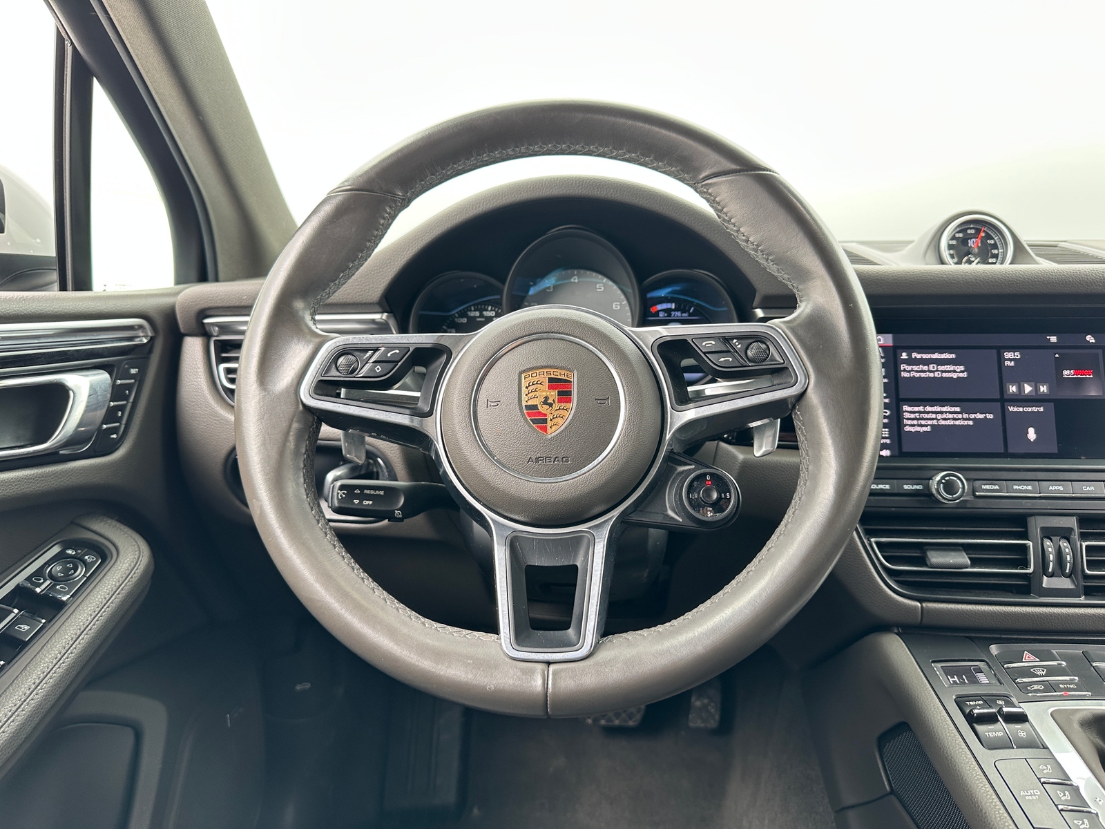 Thumbnail: 2019 Porsche Macan - 4