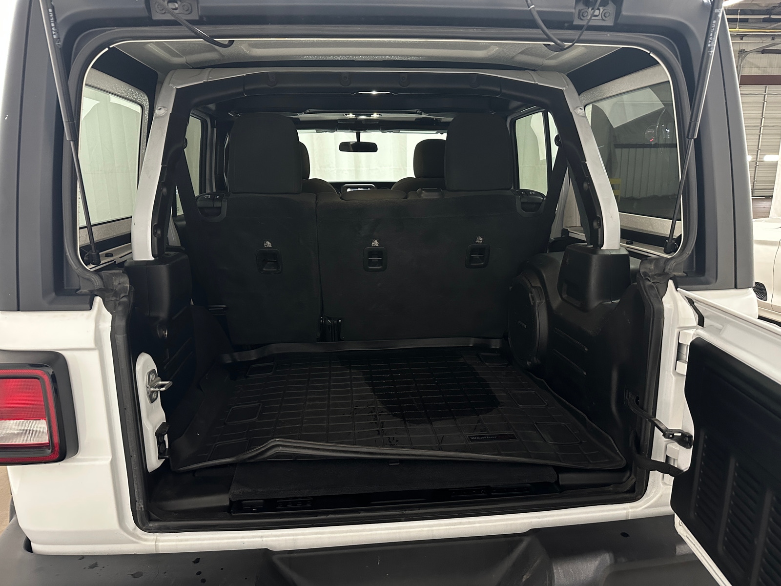 Thumbnail: 2021 Jeep Wrangler - 7