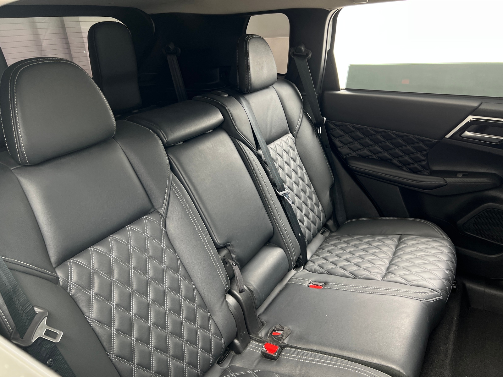 Thumbnail: 2022 Mitsubishi Outlander - 5