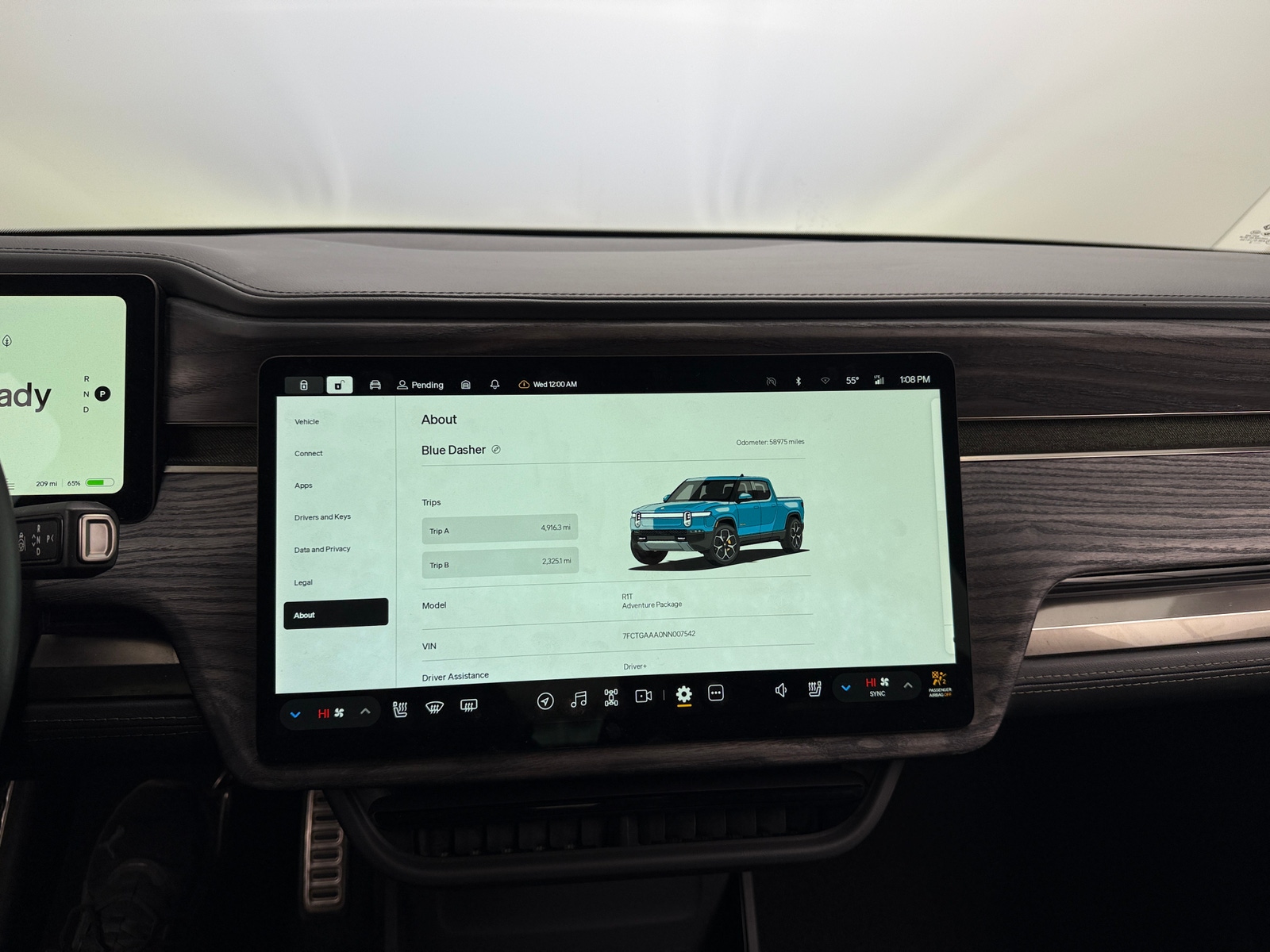 Thumbnail: 2022 Rivian R1T - 3