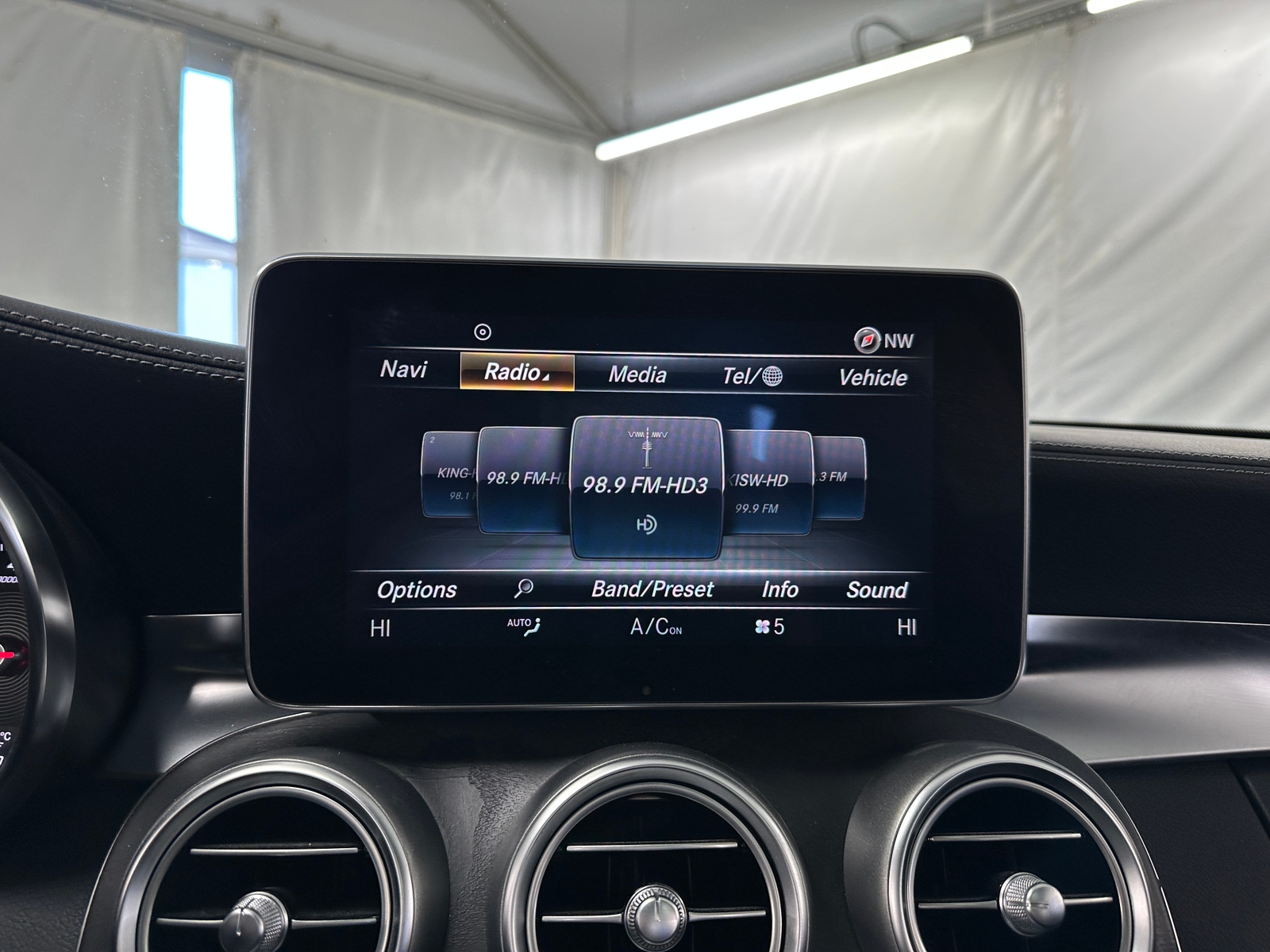 Thumbnail: 2015 Mercedes-Benz C-Class - 3