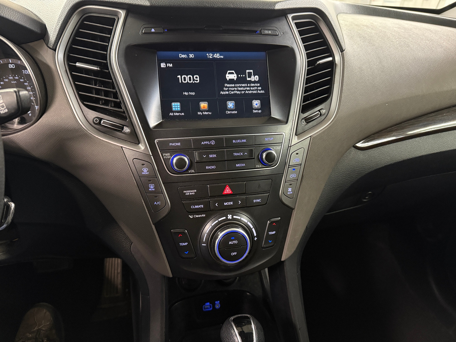 Thumbnail: 2017 Hyundai Santa Fe - 4