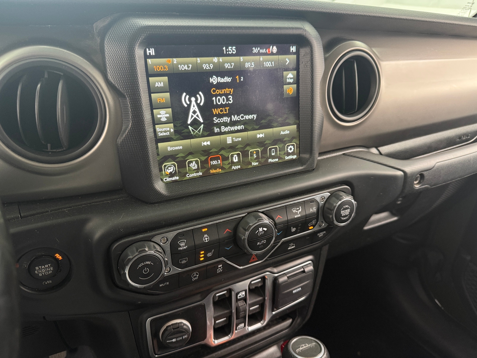 Thumbnail: 2021 Jeep Gladiator - 4