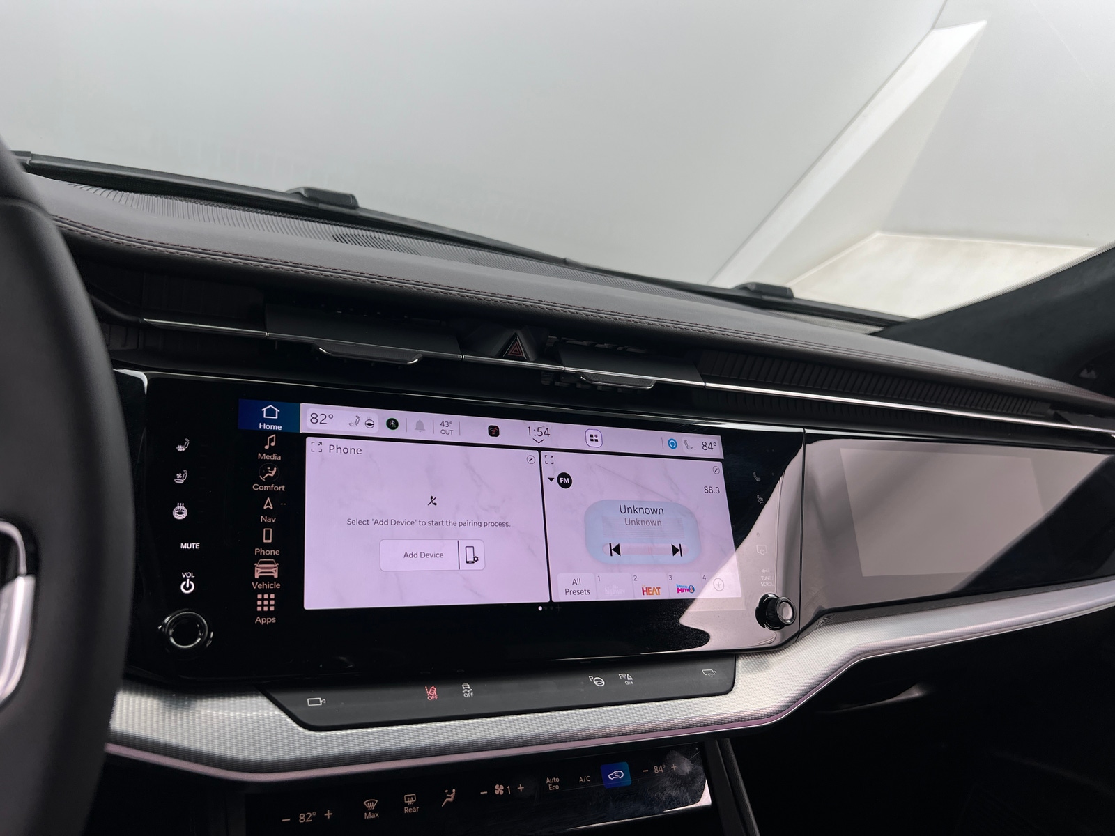 Thumbnail: 2024 Jeep Wagoneer S - 4