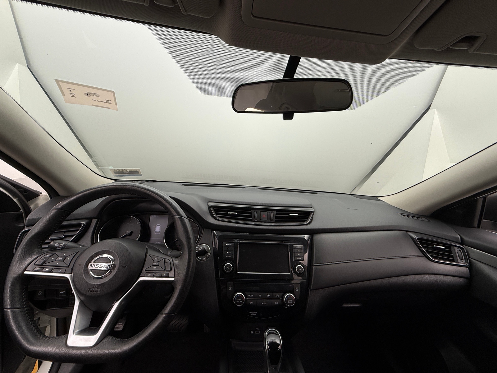 Thumbnail: 2018 Nissan Rogue - 3