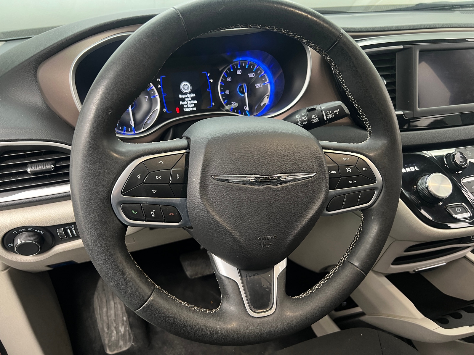 Thumbnail: 2024 Chrysler Voyager - 5