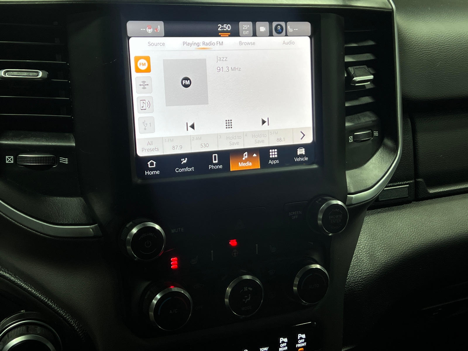 Thumbnail: 2022 RAM 1500 - 4