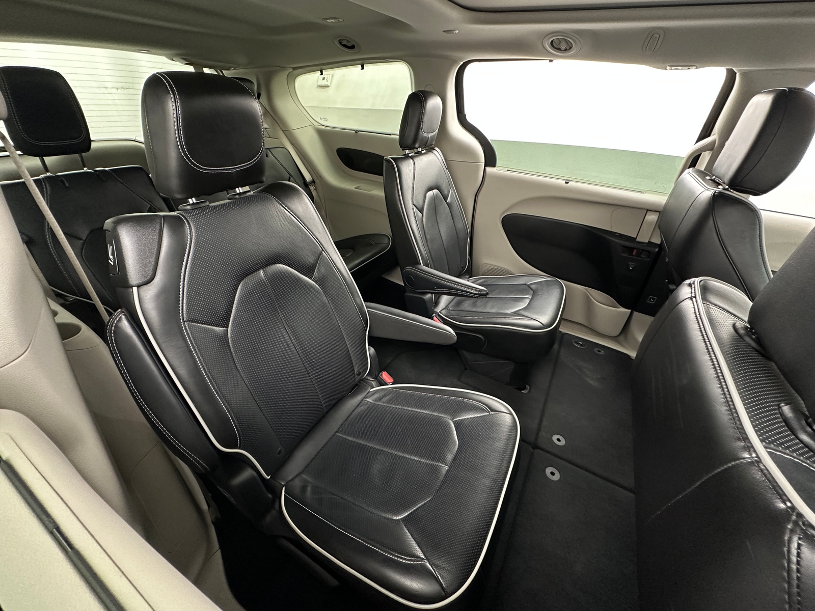 Thumbnail: 2024 Chrysler Pacifica - 5