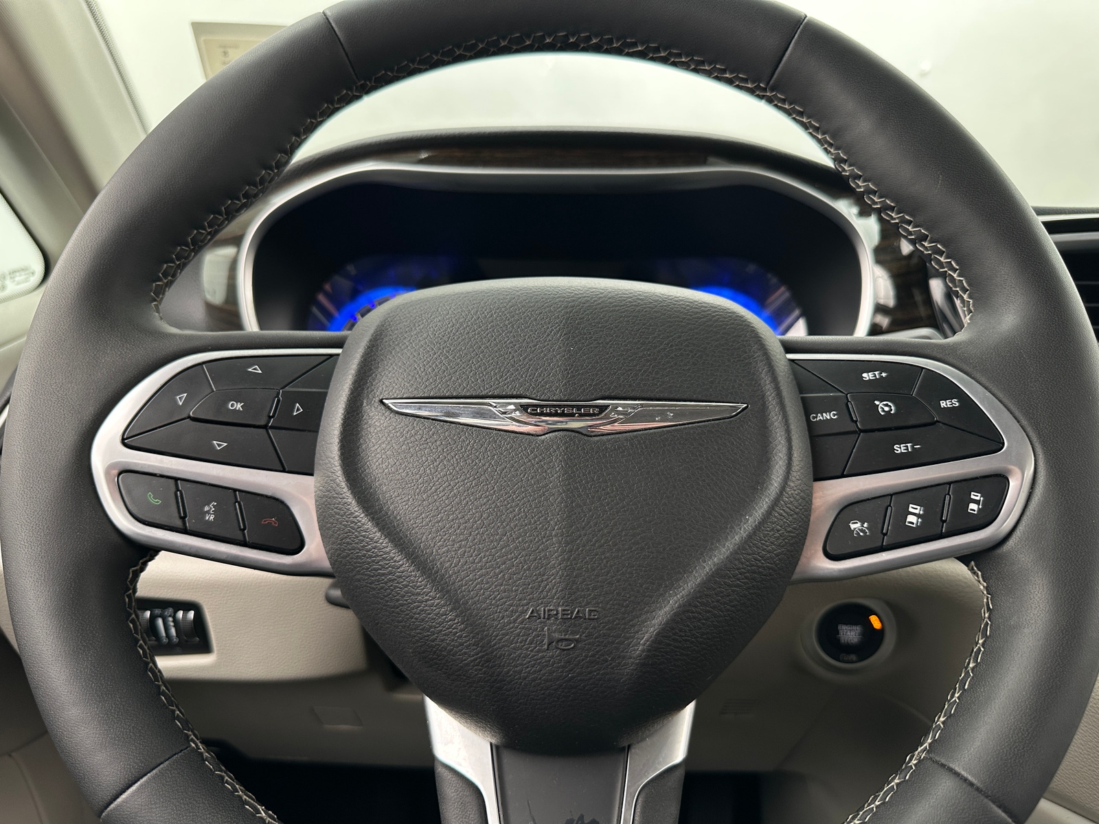 Thumbnail: 2024 Chrysler Pacifica - 4