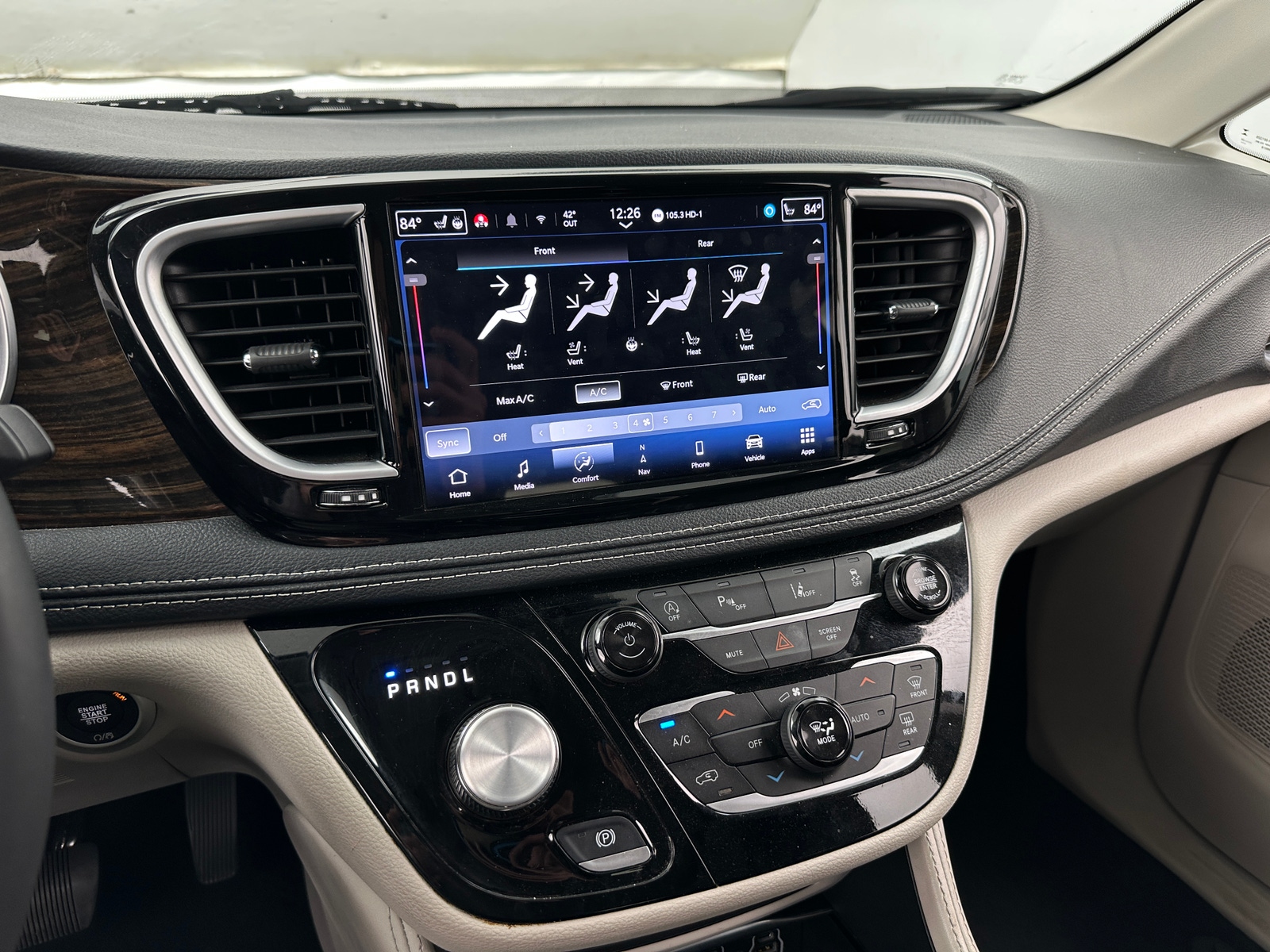 Thumbnail: 2024 Chrysler Pacifica - 3