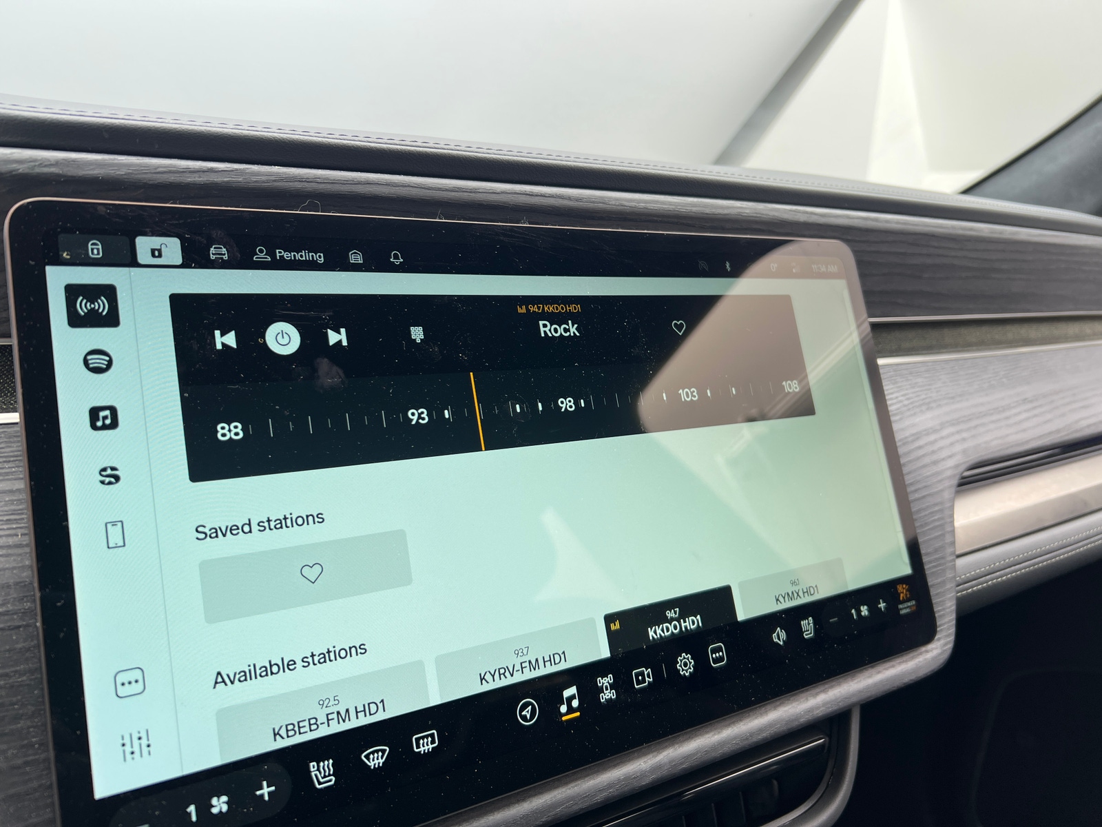 Thumbnail: 2024 Rivian R1S - 3