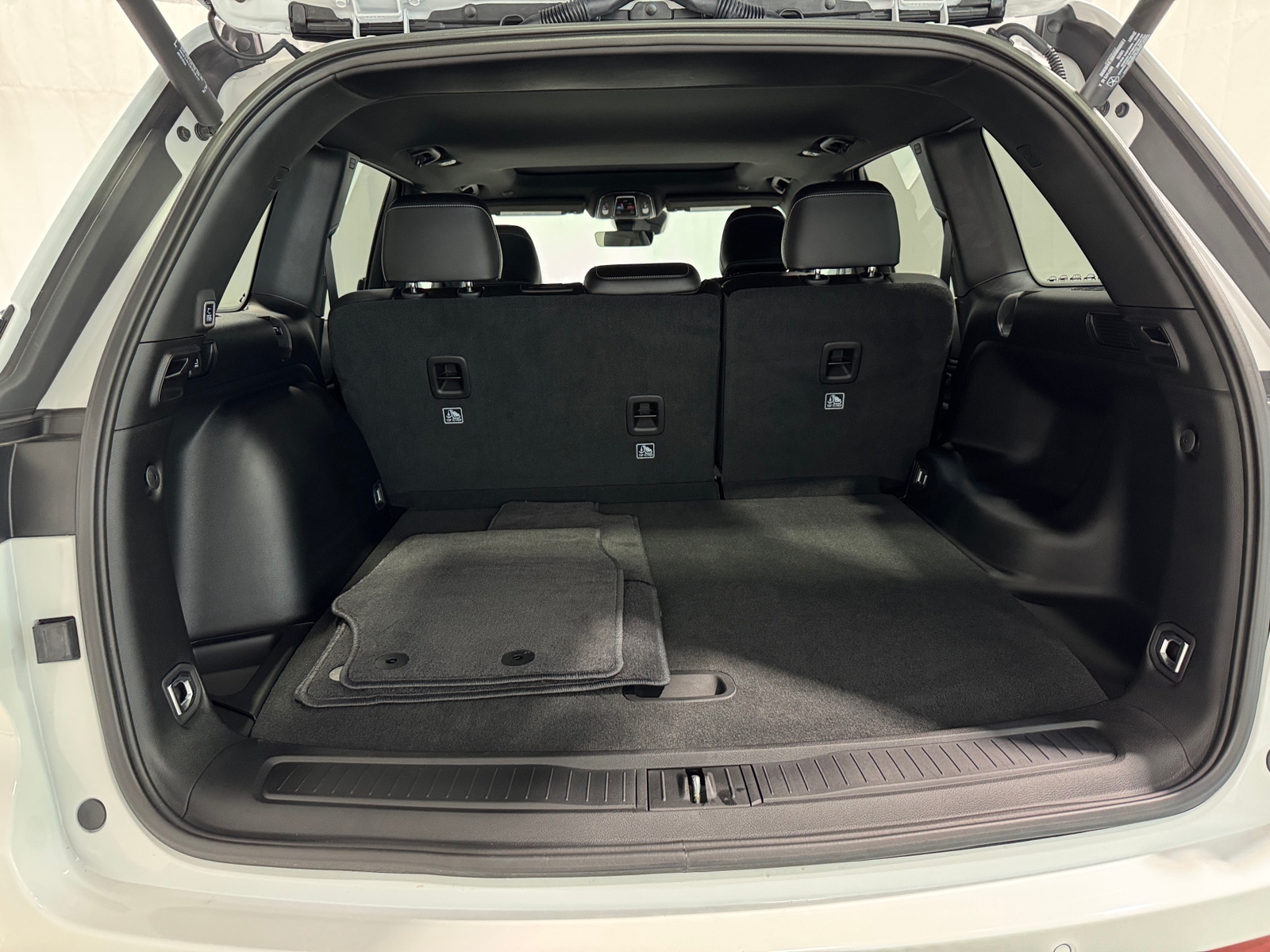 Thumbnail: 2025 Jeep Grand Cherokee - 6