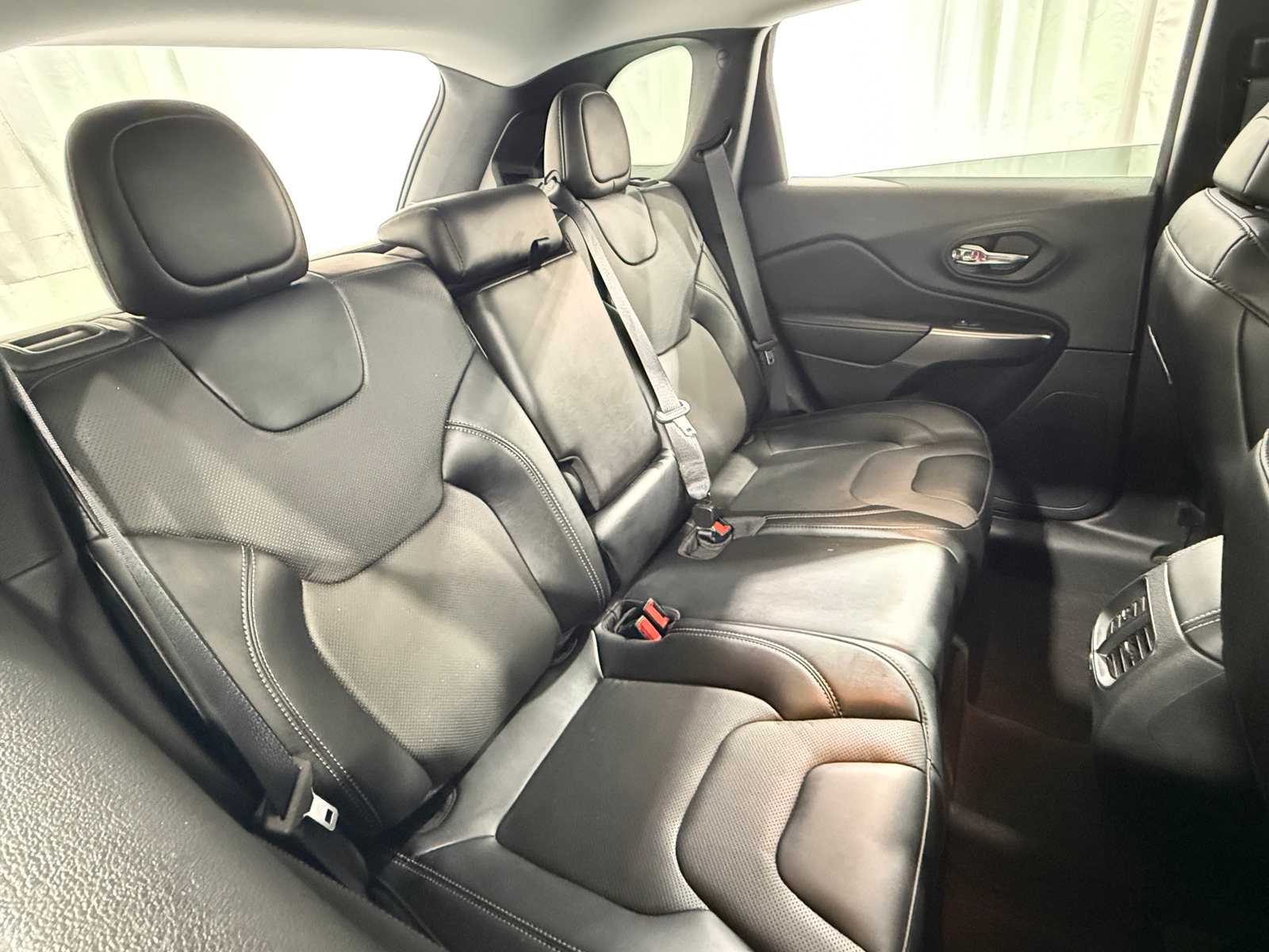 Thumbnail: 2022 Jeep Cherokee - 5