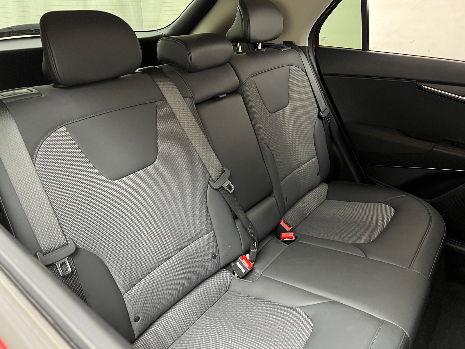 Thumbnail: 2024 Kia Niro - 5